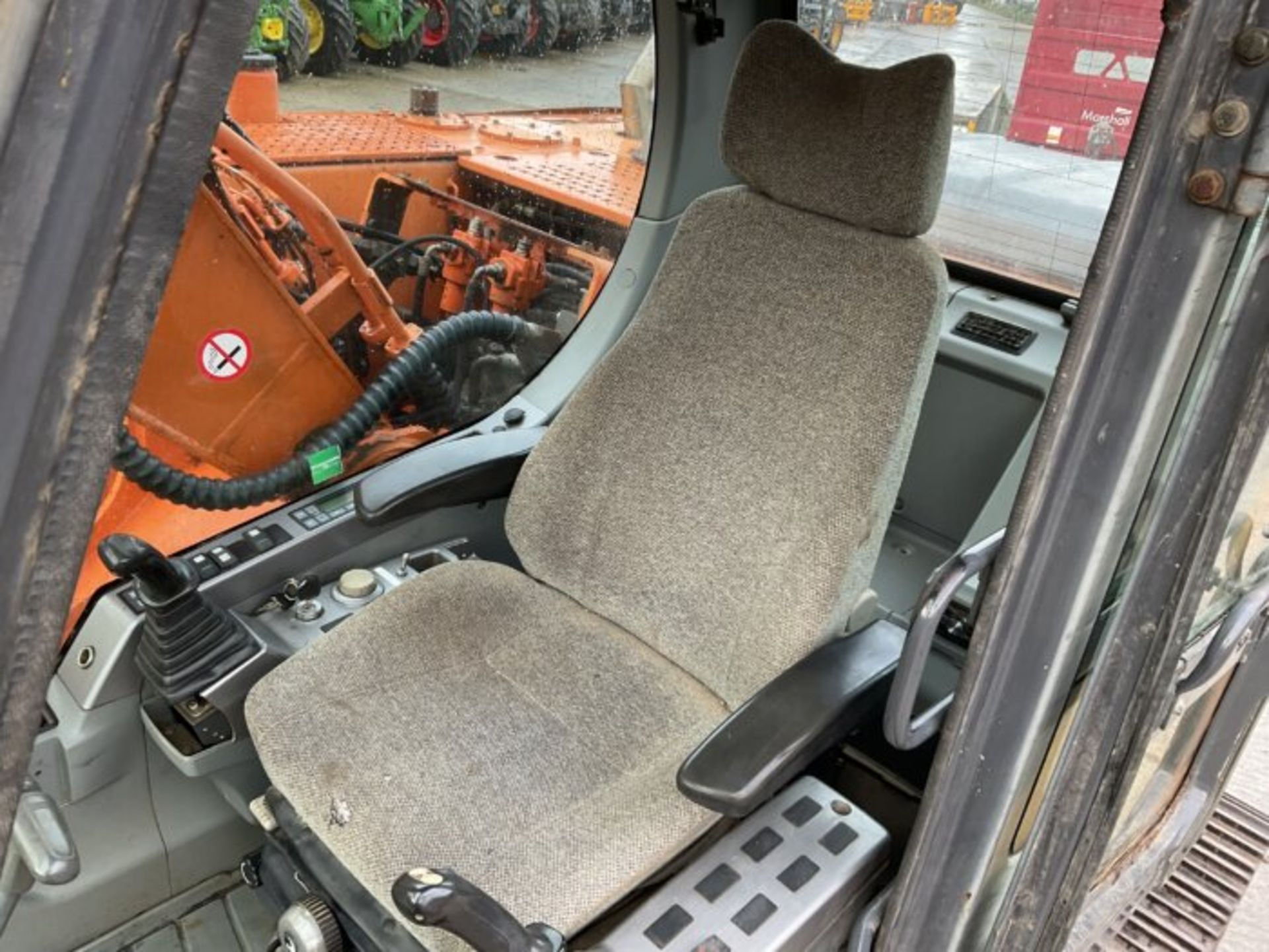 YEAR 2007 DOOSAN DX180 LC - Bild 2 aus 9