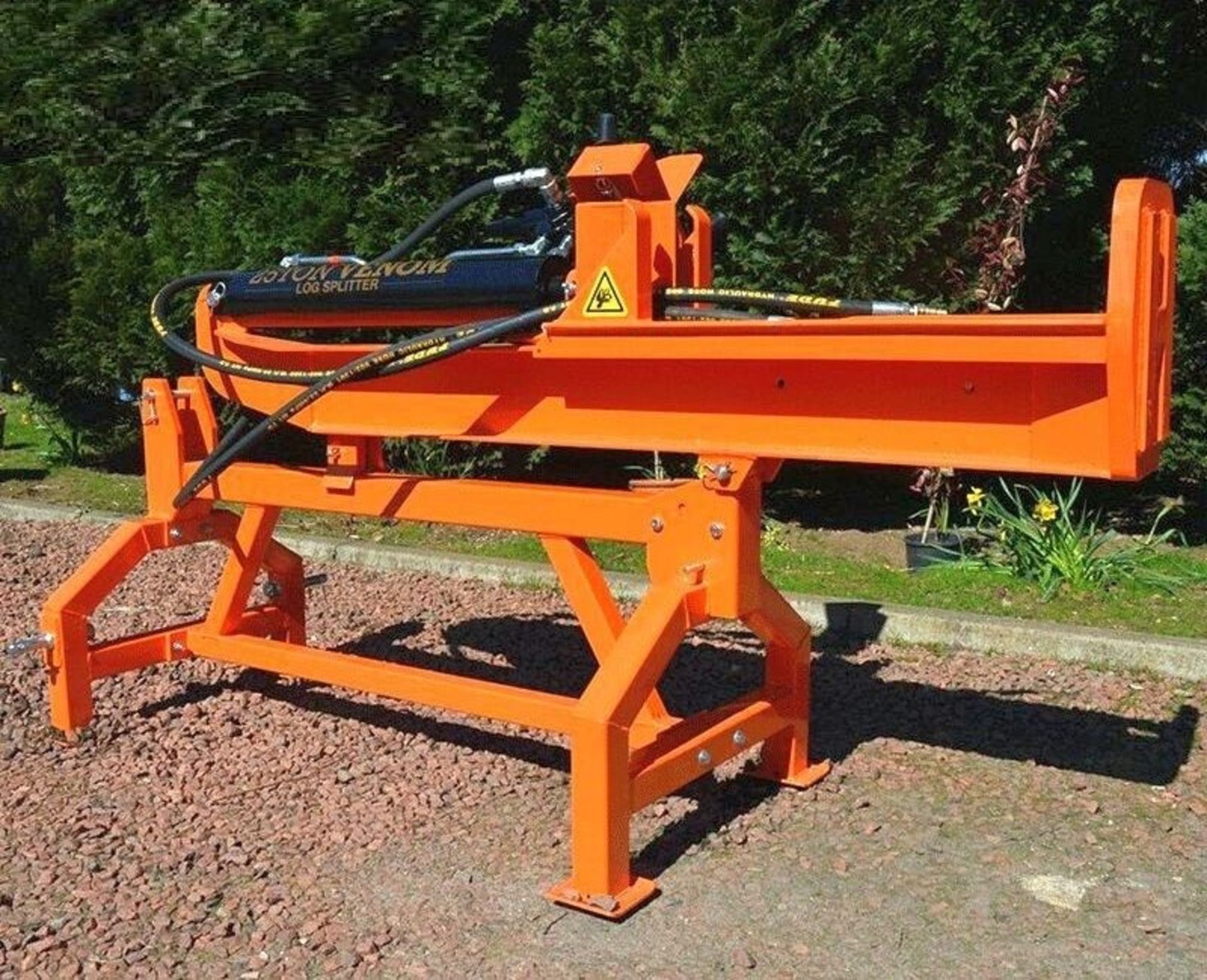NEW POWERFUL LOG PROCESSING: 25T SPLITTER FOR 23-INCH LOGS - Image 3 of 12