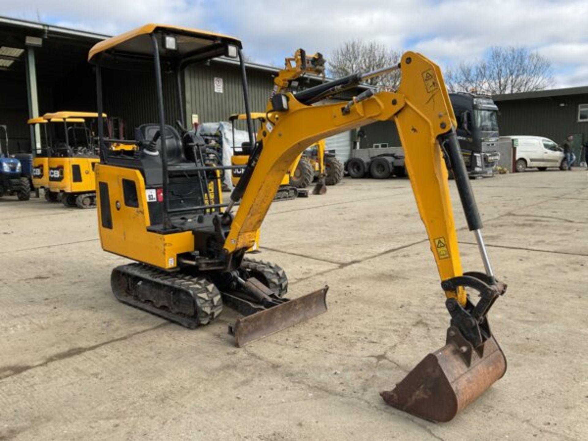 2019 JCB 15C-1