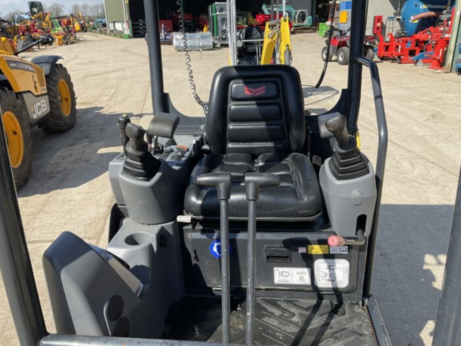 2021 YANMAR SV15 VT - Bild 3 aus 9