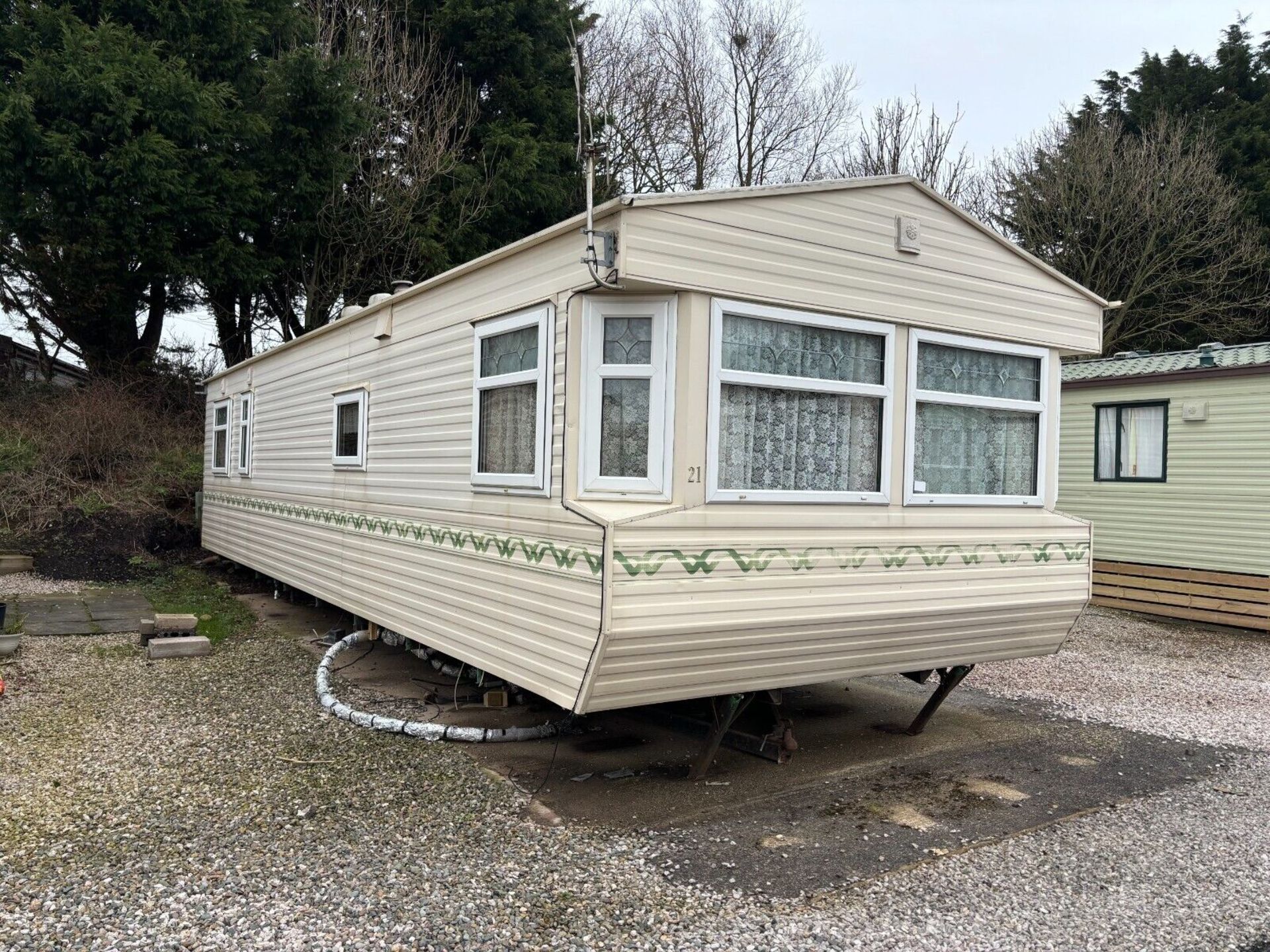 WILLERBY SALISBURY 2000 - 35X12, 2 BEDROOM STATIC CARAVAN