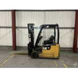 ELECTRIC - 3 WHEELS CAT LIFT TRUCKS EP16PNT