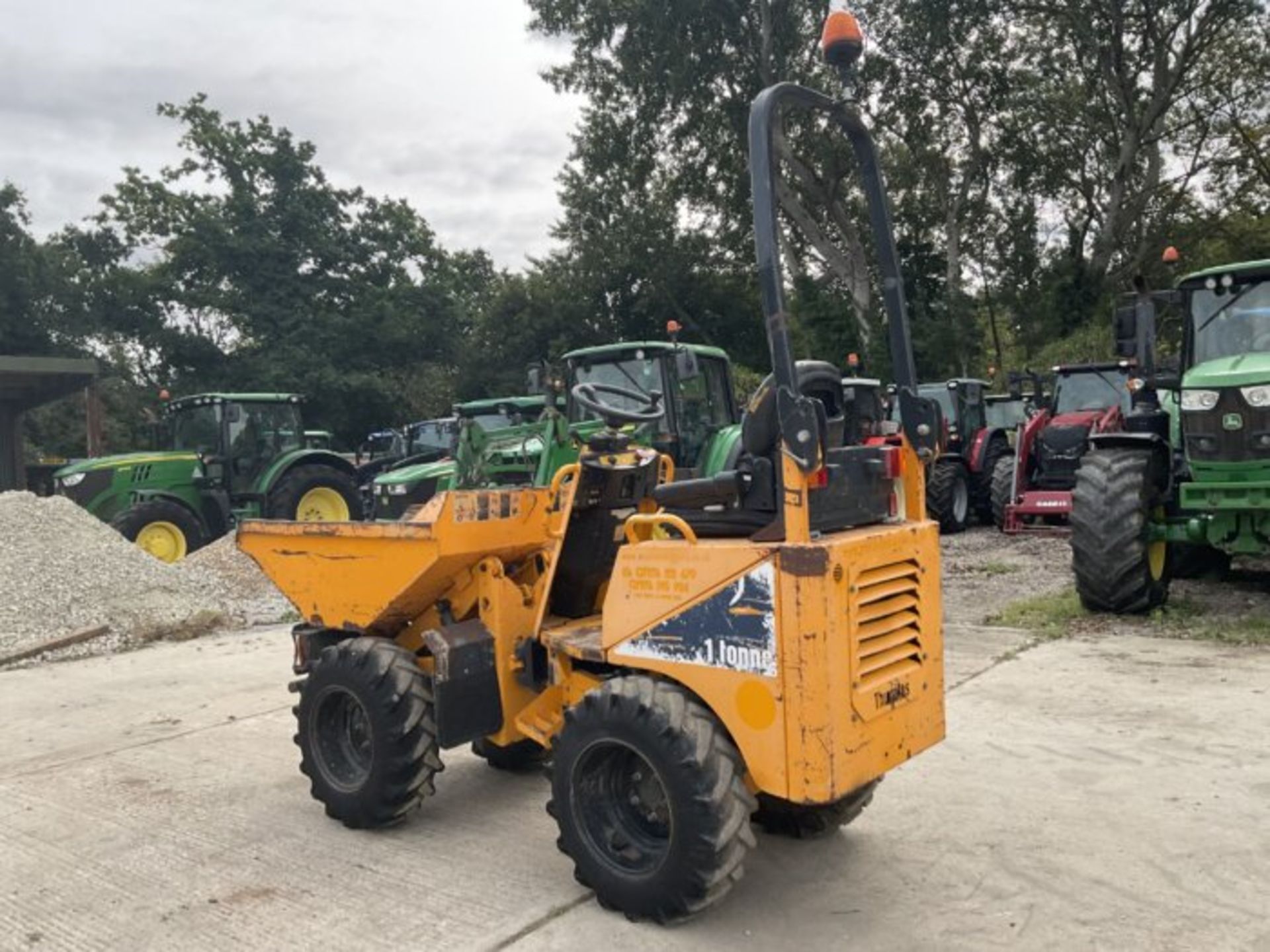 THWAITES MACH 201 TONNE STRAIGHT TIP DUMPER. - Image 8 of 9