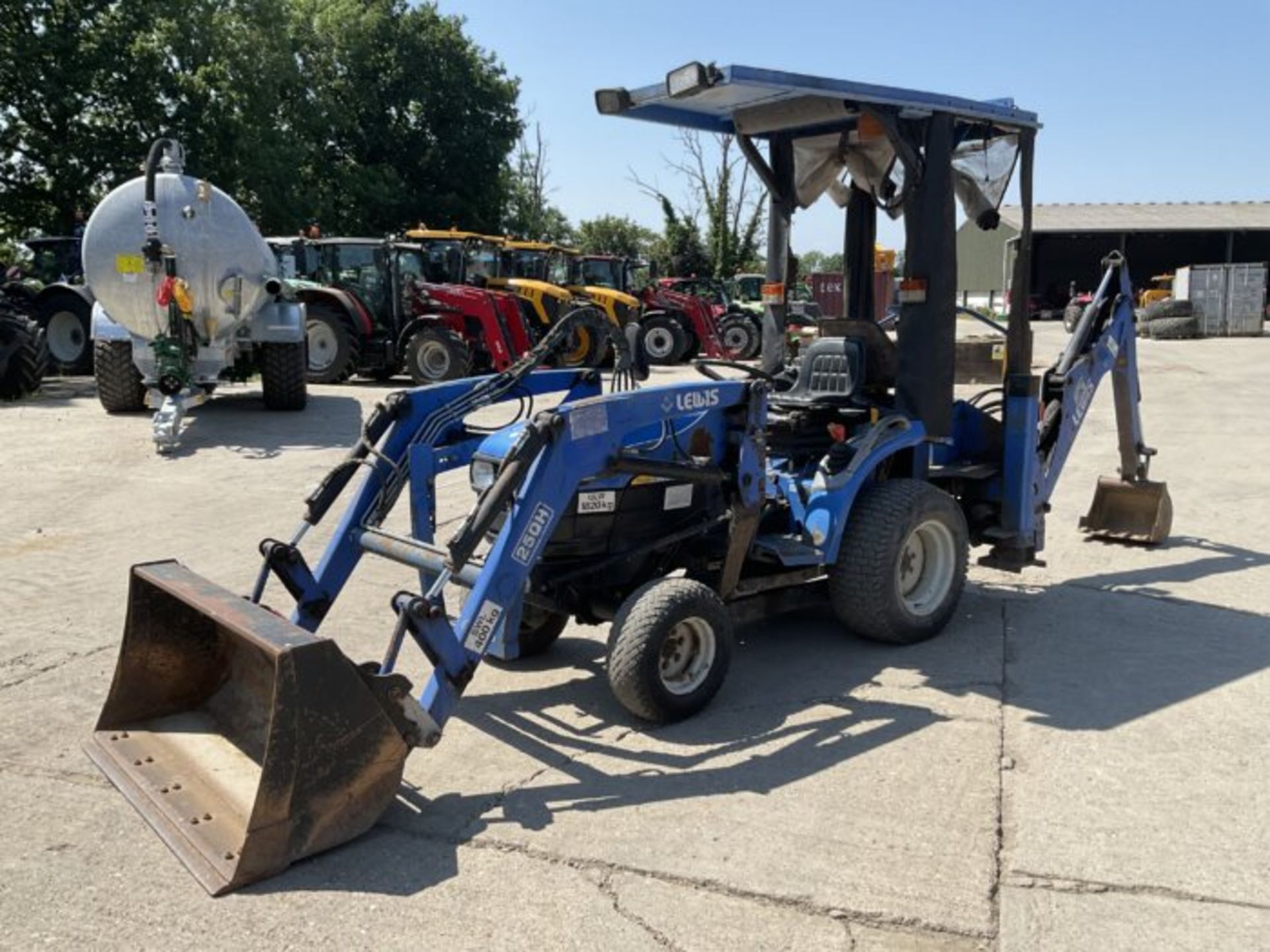 NEW HOLLAND TC24D WITH LEWIS 25QH LOADER - Image 5 of 6