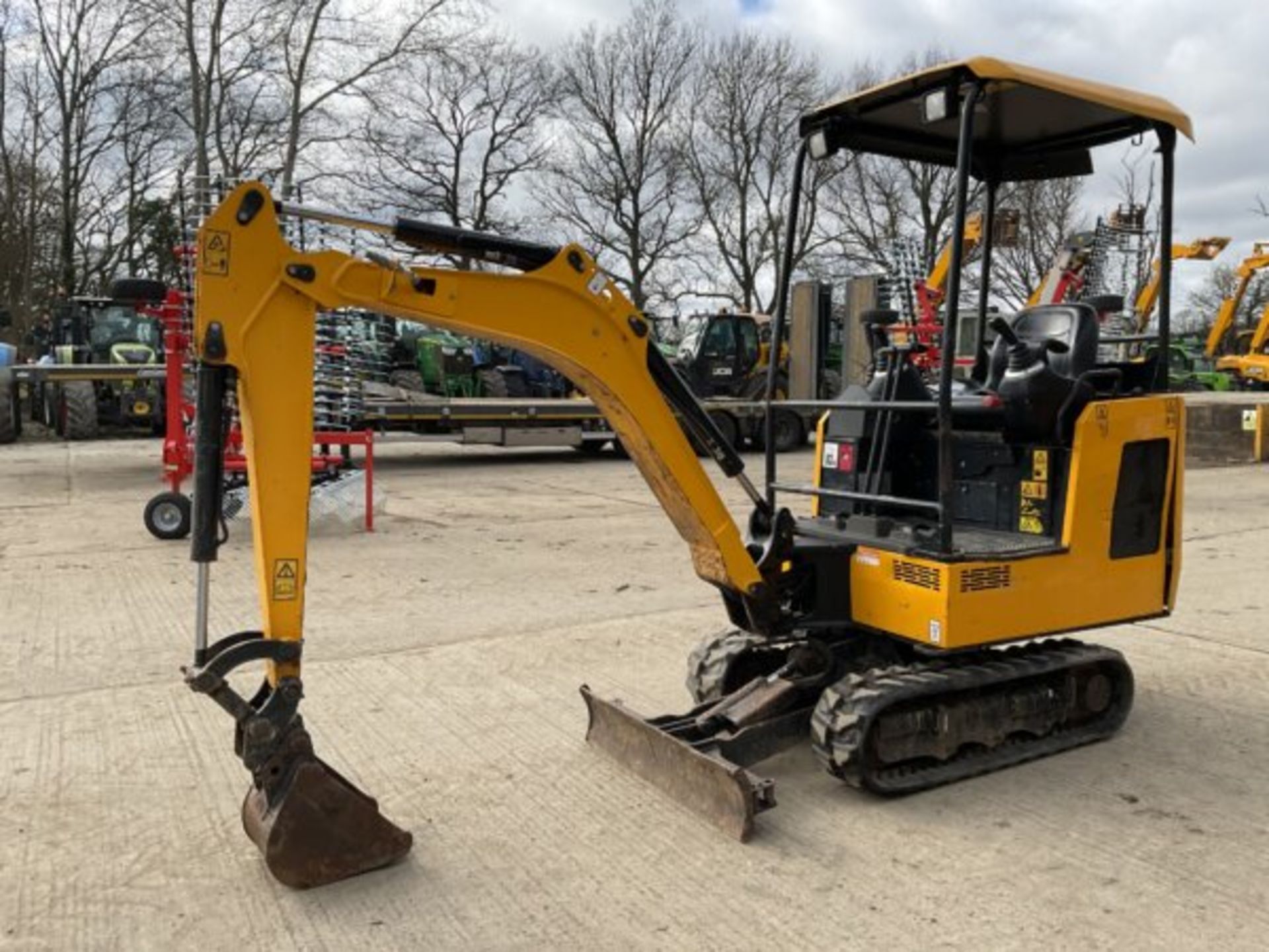 JCB 15C-1 - Bild 9 aus 9