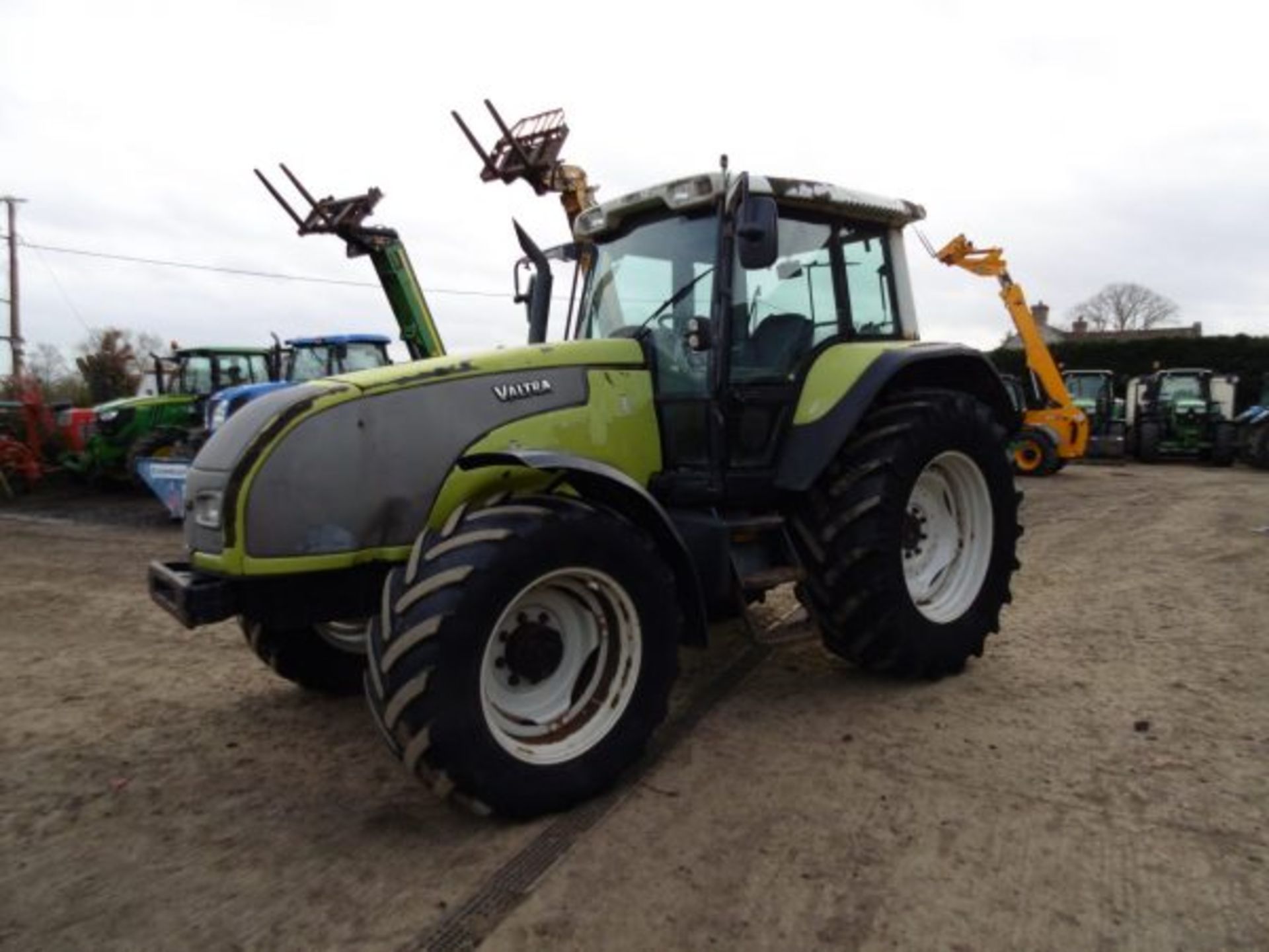 VALTRA T130 TRACTOR