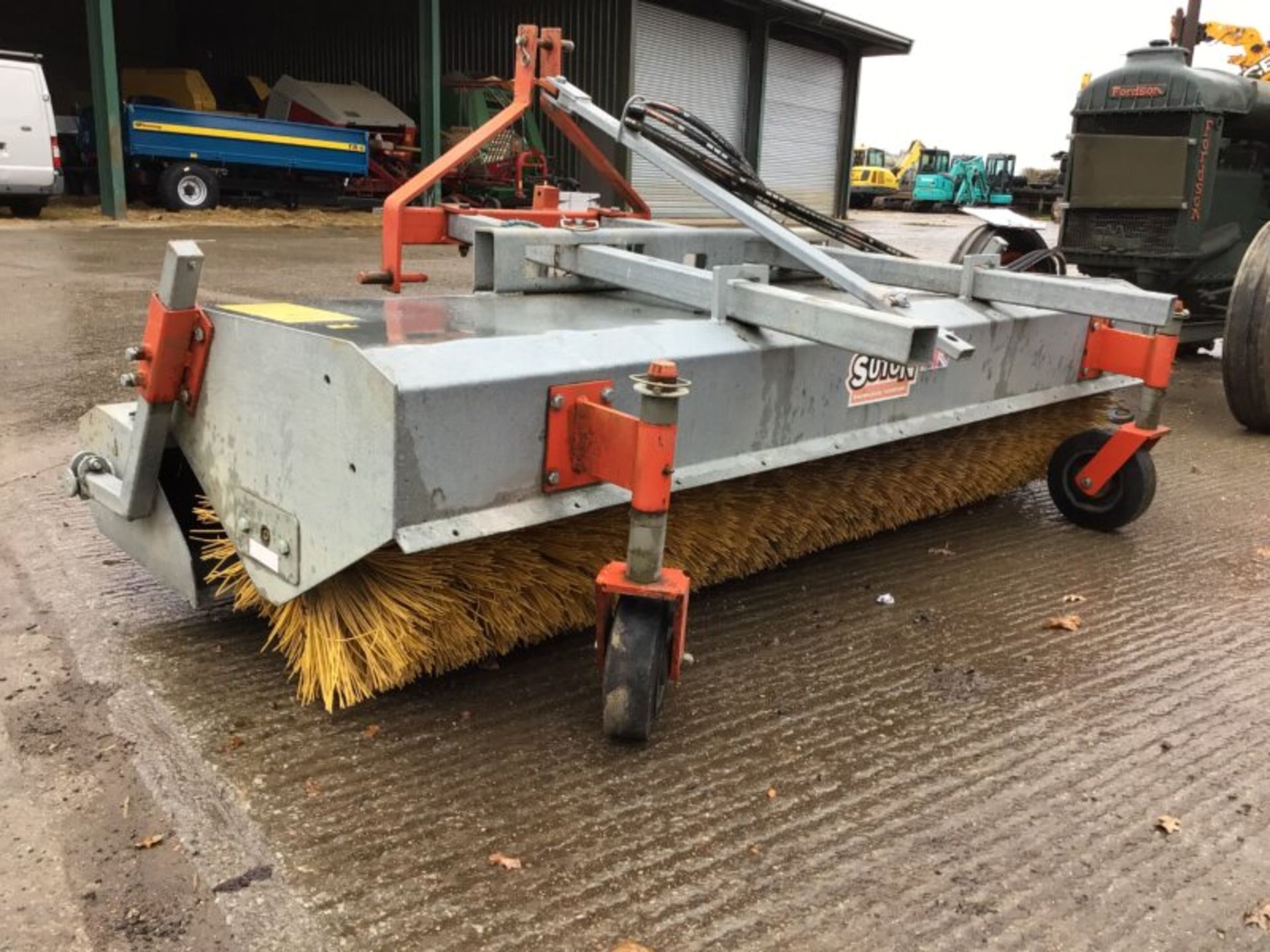 2011 SUTON ECO230 ROAD SWEEPER