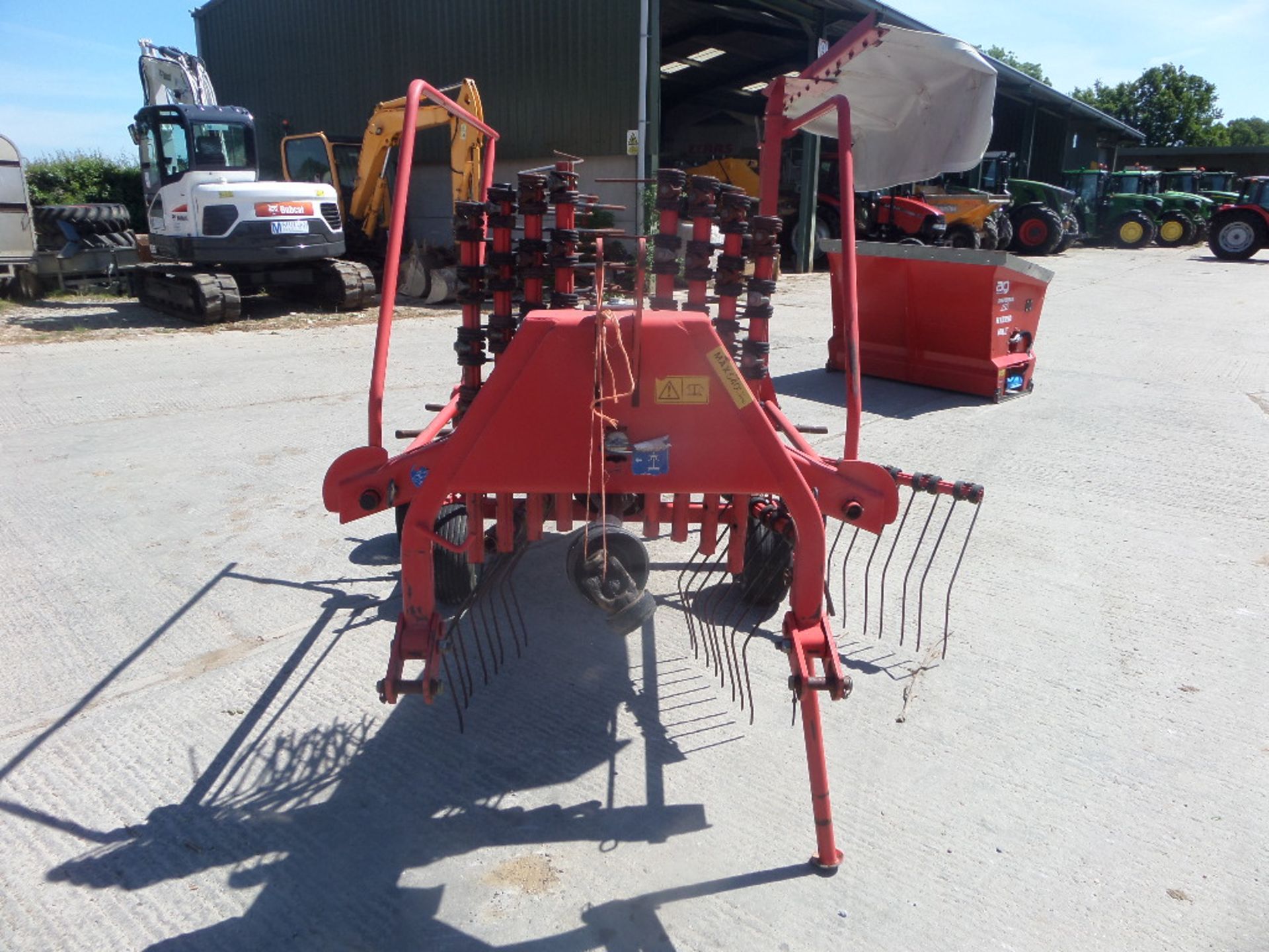 2007 LELY HIBISCUS 425 SINGLE ROTOR RAKE - Image 2 of 6