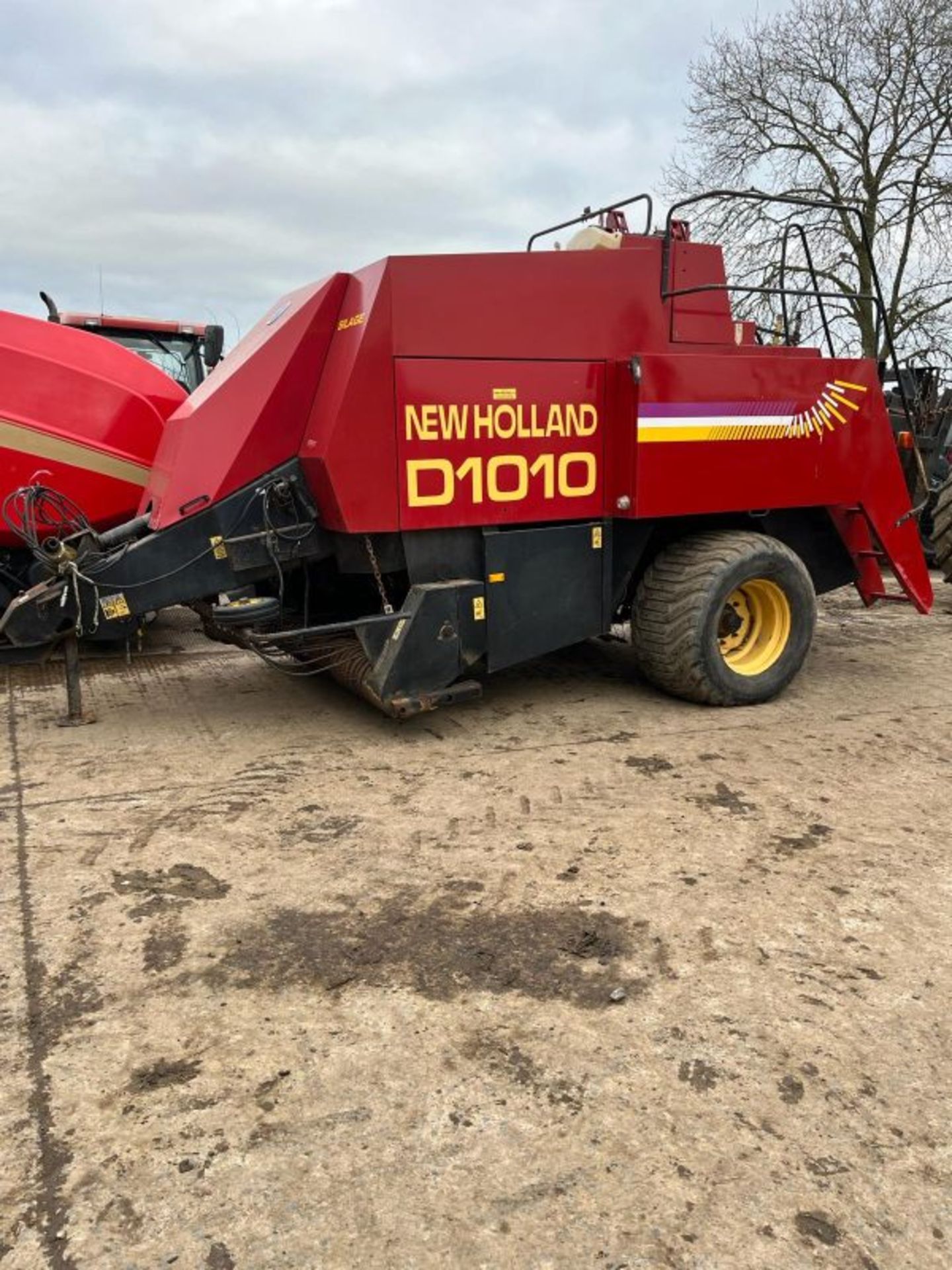 NEW HOLLAND D1010 BIG SQUARE BALER - Image 4 of 9