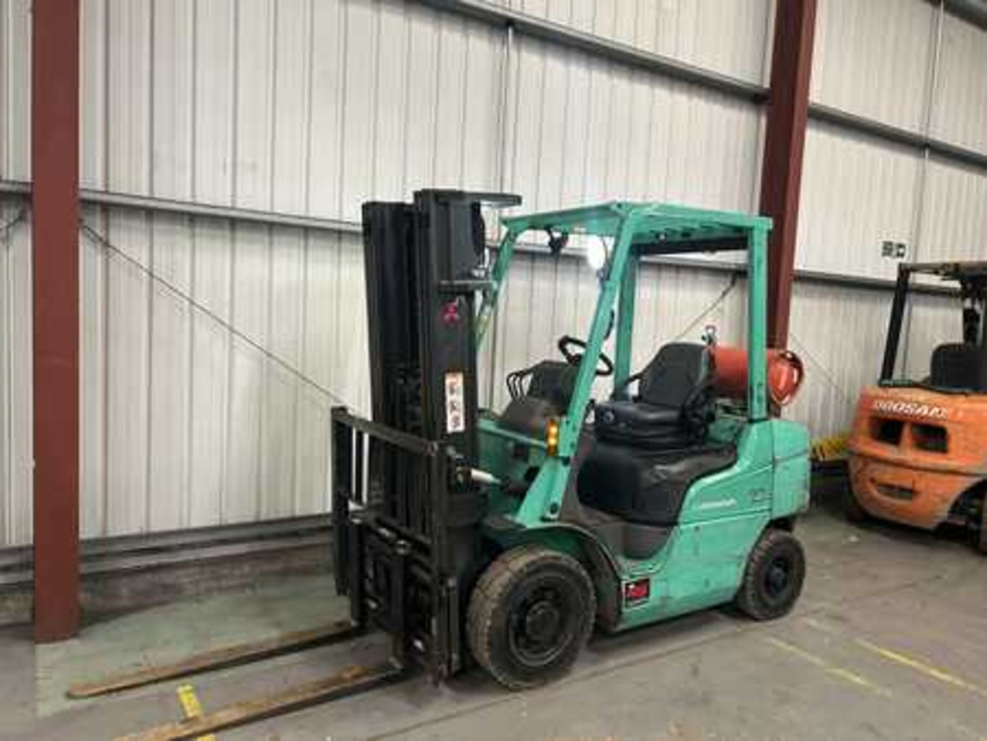 LPG FORKLIFTS MITSUBISHI FG25NT - Bild 2 aus 6