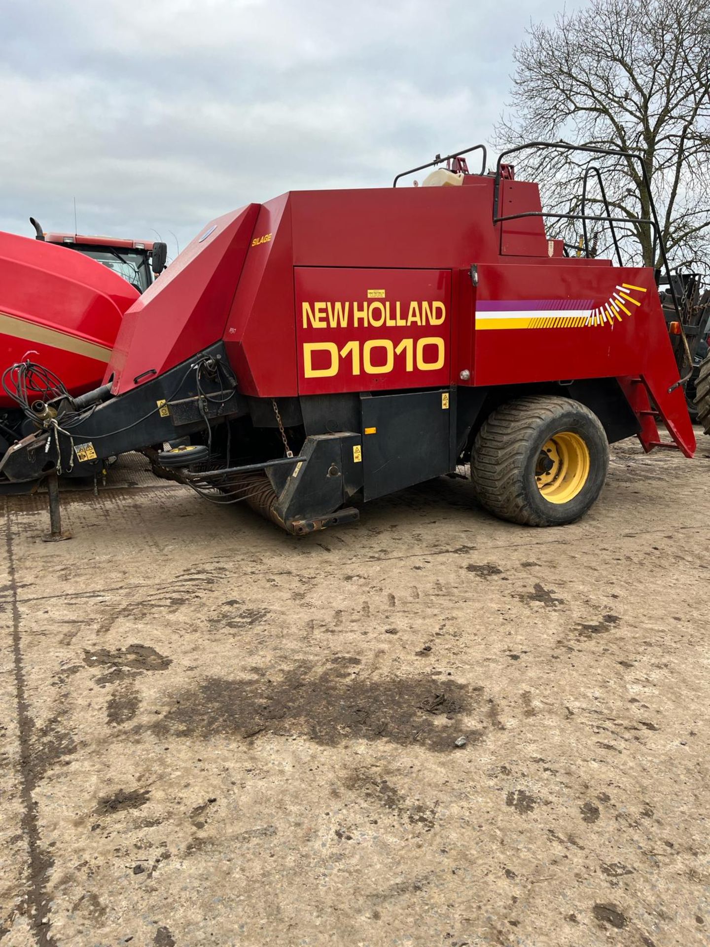 NEW HOLLAND D1010 BIG SQUARE BALER - Image 3 of 9