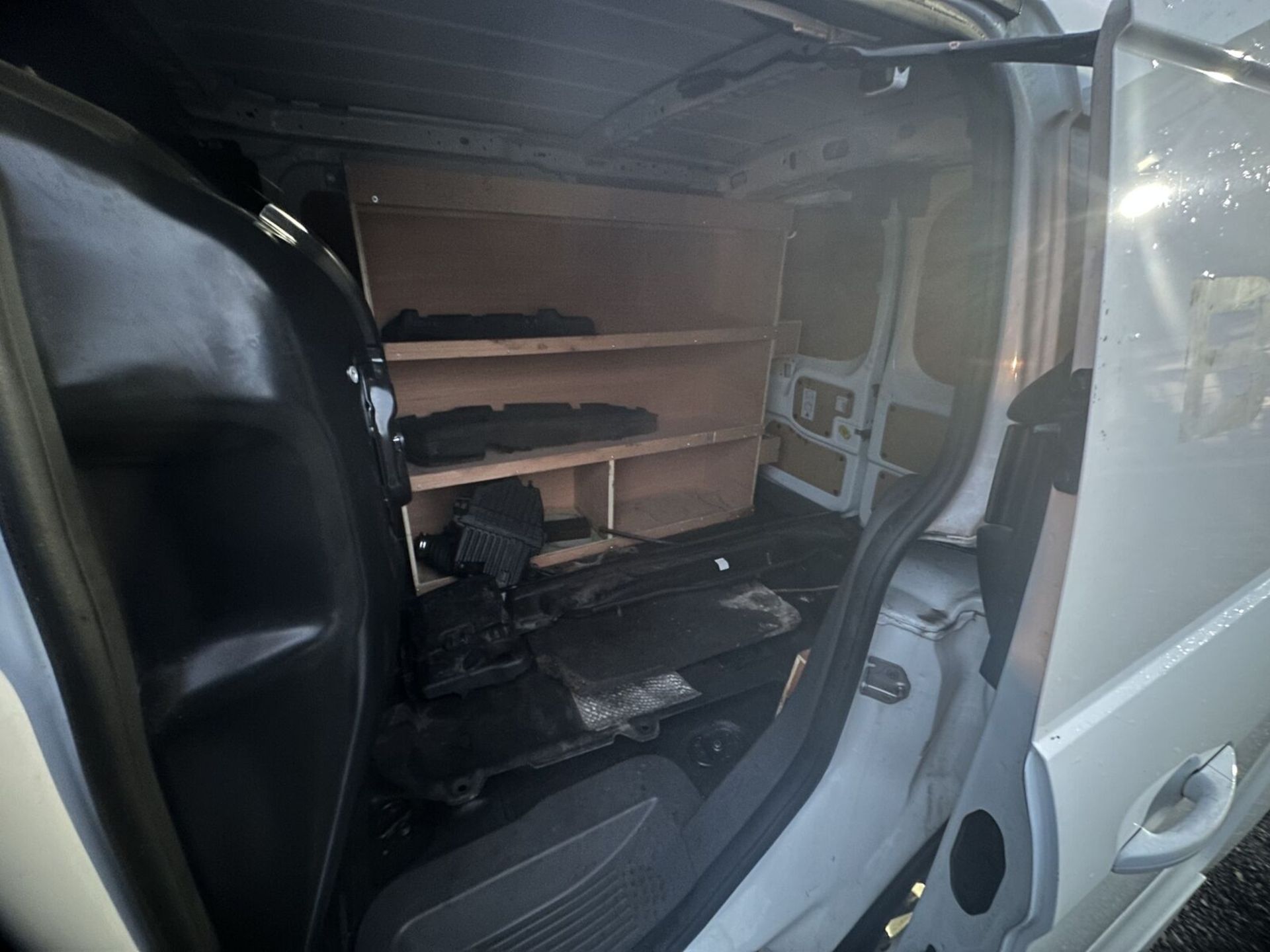 REBUILD READY: FORD TRANSIT CONNECT 1.5 TDCI, NONE RUNNER >>--NO VAT ON HAMMER--<< - Image 13 of 19