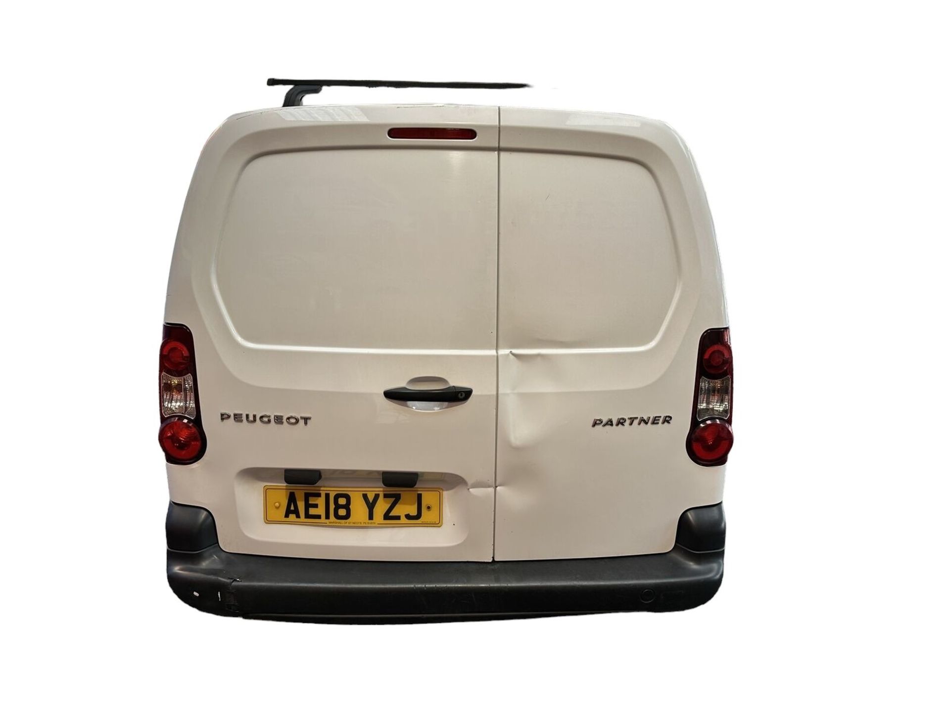 PEUGEOT PARTNER BERLINGO L2: SPACIOUS 5-SEATER CREW, ULEZ COMPLIANT, FULLY SERVICED - Image 6 of 11