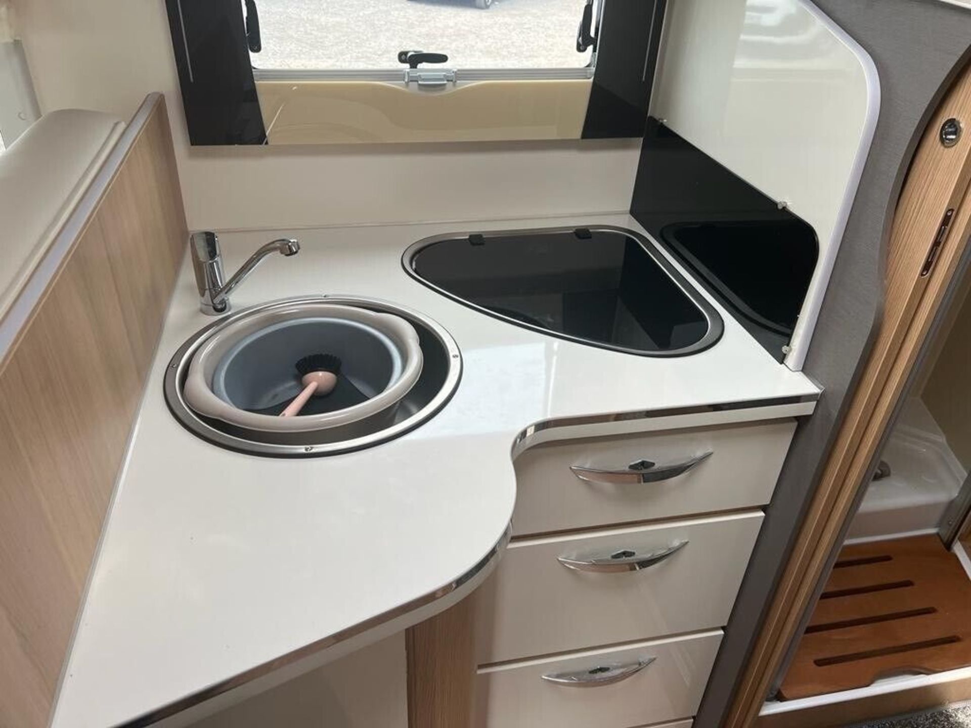 2 PLATE FIAT MCLOUIS FUSION 367: IMMACULATE MOTORHOME JOY >>--NO VAT ON HAMMER--<< - Image 8 of 15