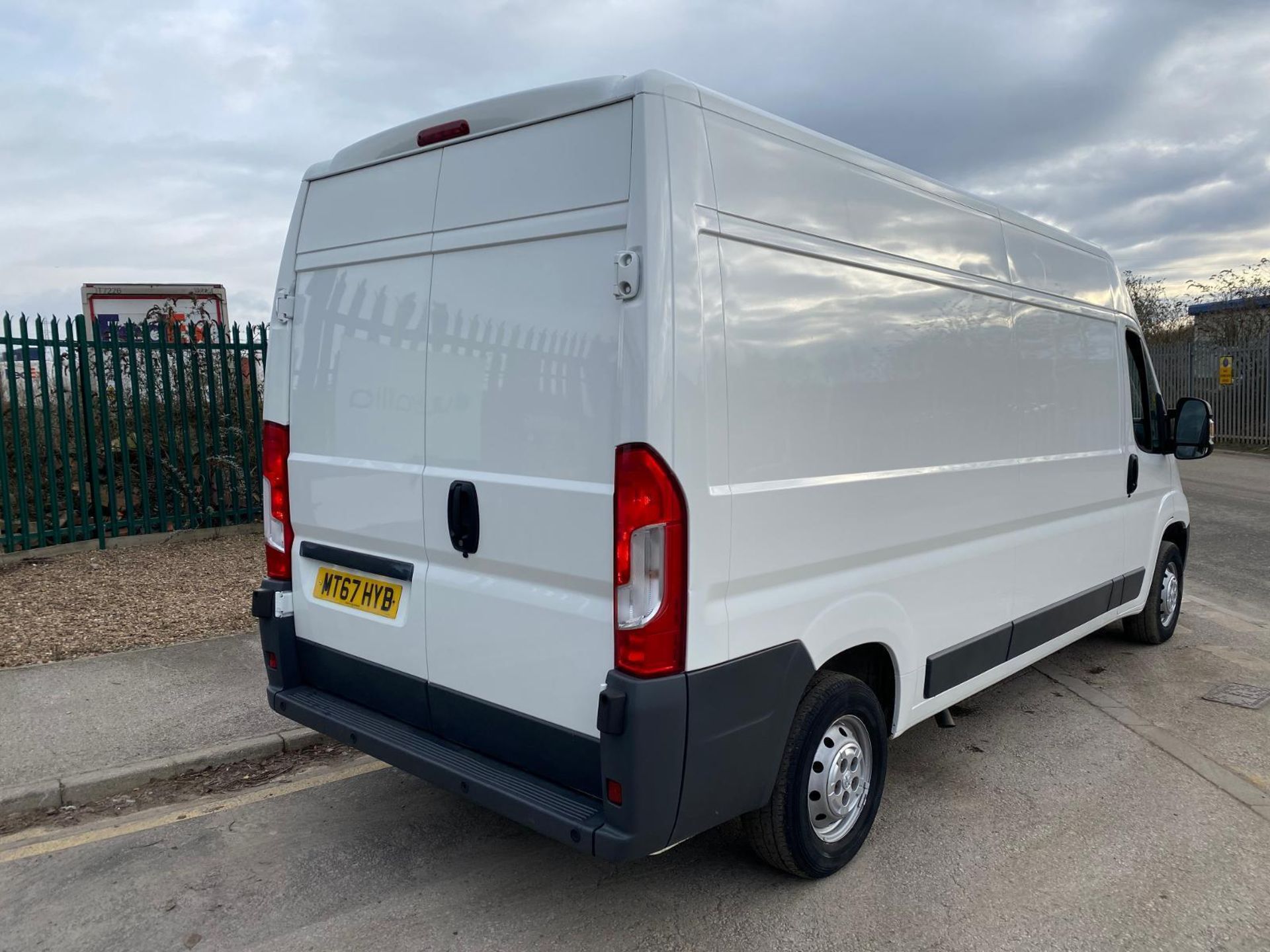 >>--NO VAT ON HAMMER--<< 2017 PEUGEOT BOXER 335 PROFESSIONAL - ULEZ COMPLIANT - Image 10 of 16