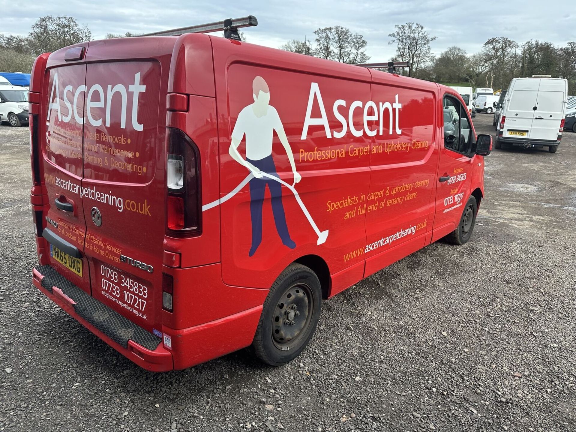 RARE BEAUTY IN RED: 65 PLATE VAUXHALL VIVARO - SPARES OR REPAIRS >>--NO VAT ON HAMMER--<< - Image 2 of 14