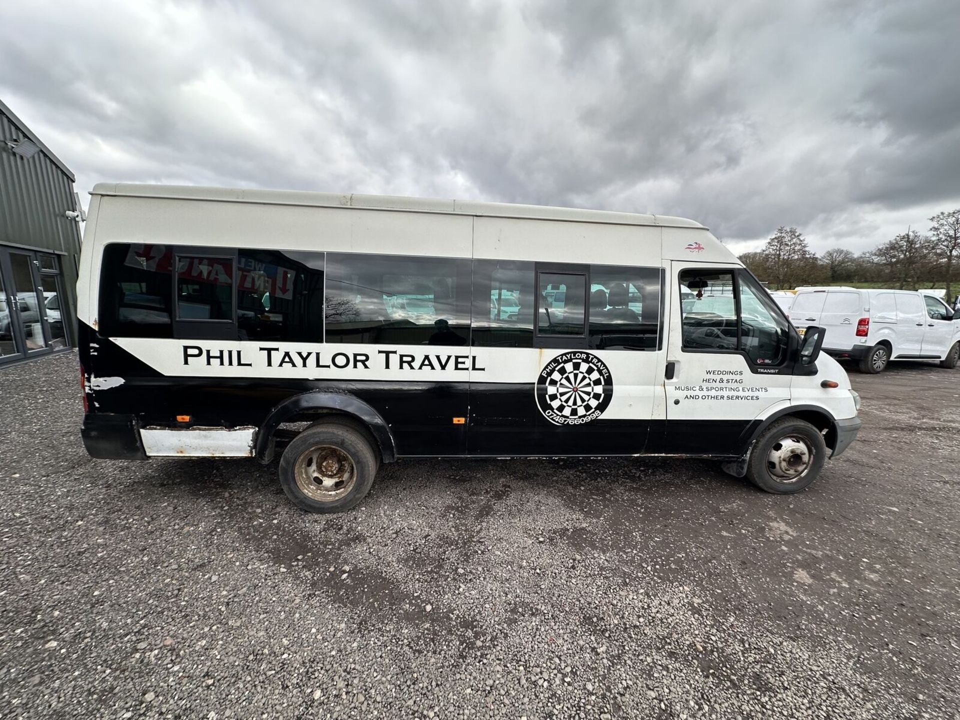 VERSATILE 2005 FORD TRANSIT MINIBUS: TURBO REPAIRABLE >>--NO VAT ON HAMMER--<< - Image 2 of 21