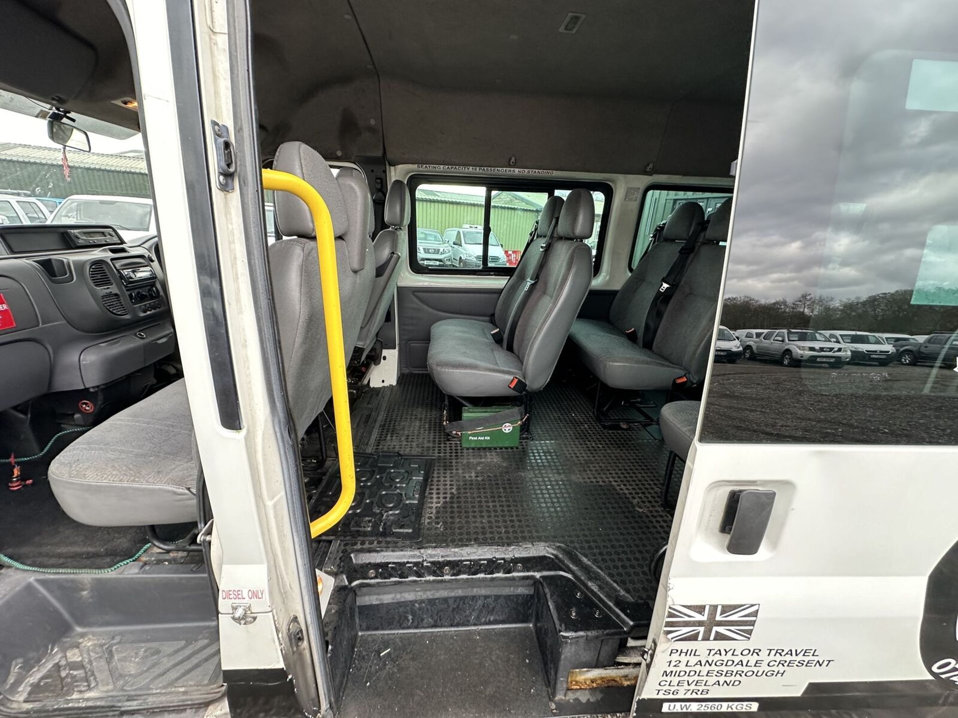 VERSATILE 2005 FORD TRANSIT MINIBUS: TURBO REPAIRABLE >>--NO VAT ON HAMMER--<< - Image 20 of 21