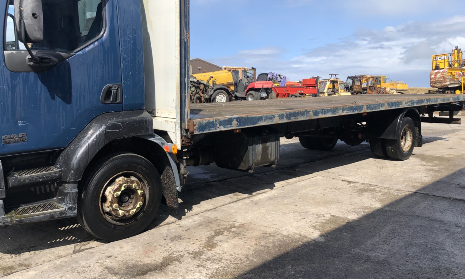 2006 DAF 55 180 LF FLATBED TRUCK - Image 7 of 10