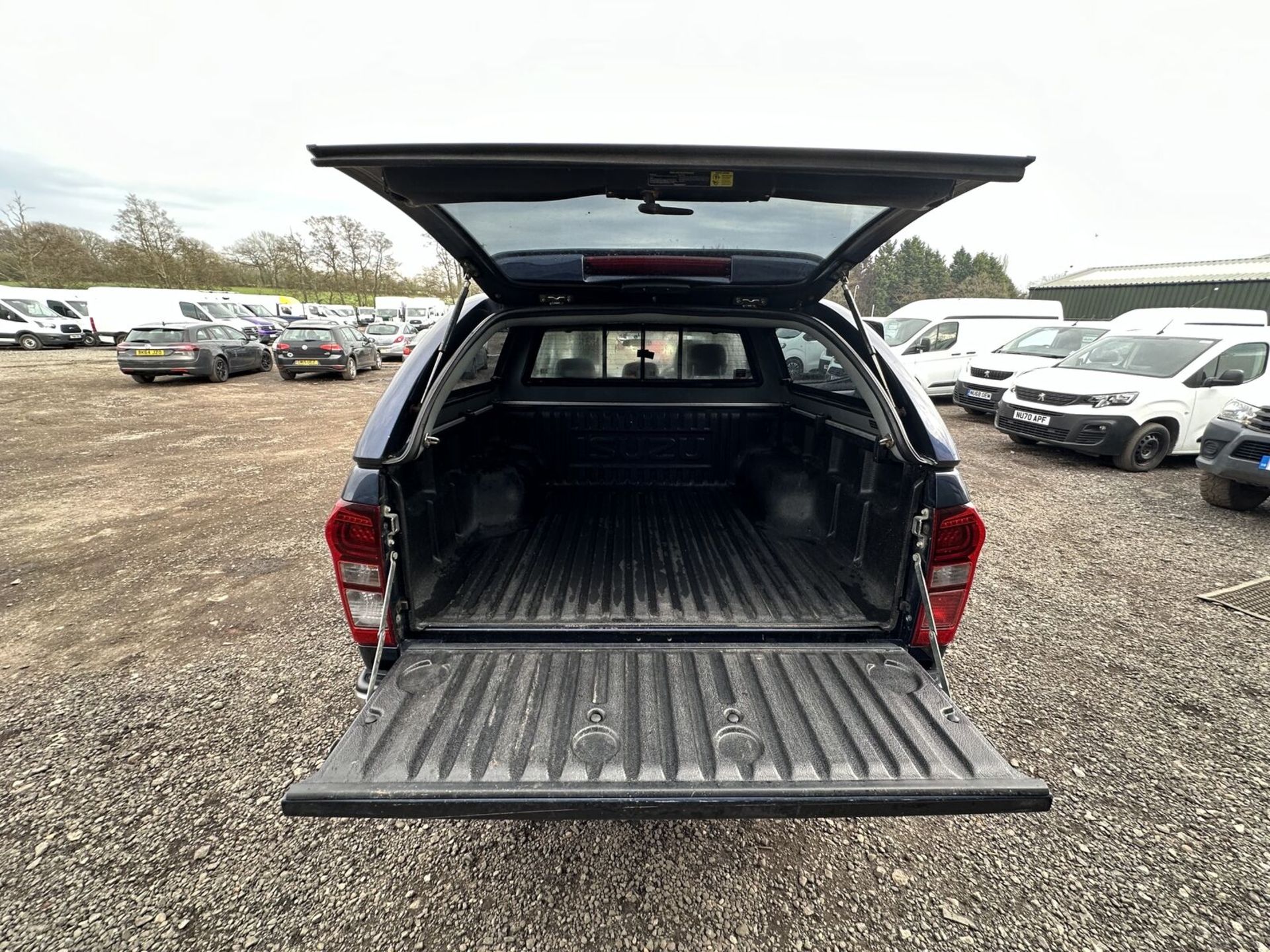 2017 ISUZU D-MAX 4X4: AUTO SPARES OR REPAIRS, READY FOR RESTORATION >>--NO VAT ON HAMMER--<< - Image 16 of 18