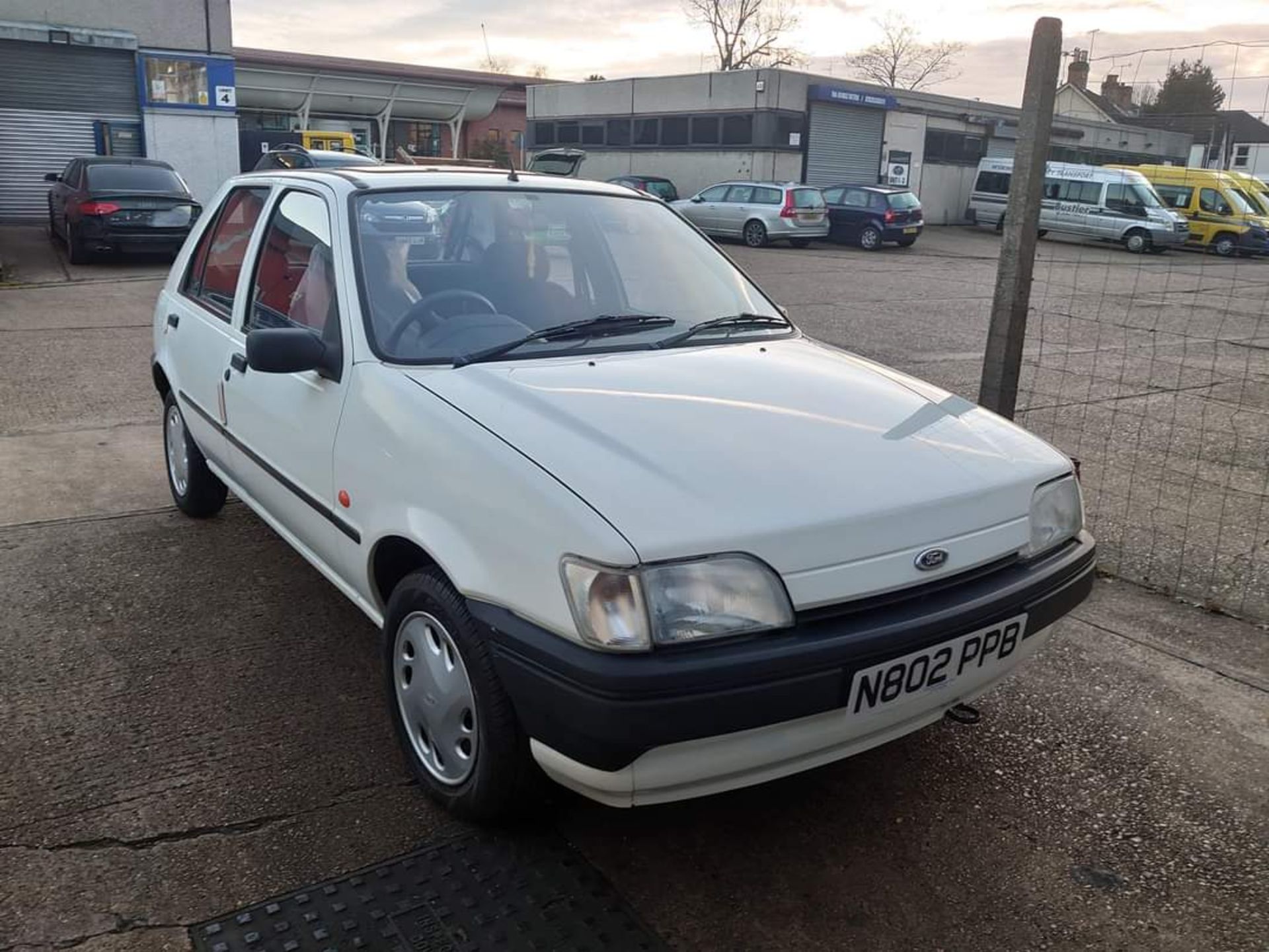 FIESTA 1.3 EQUIPE 1 PREVIOUS OWNER 22K MILES - NO VAT ON HAMMER - Image 8 of 9