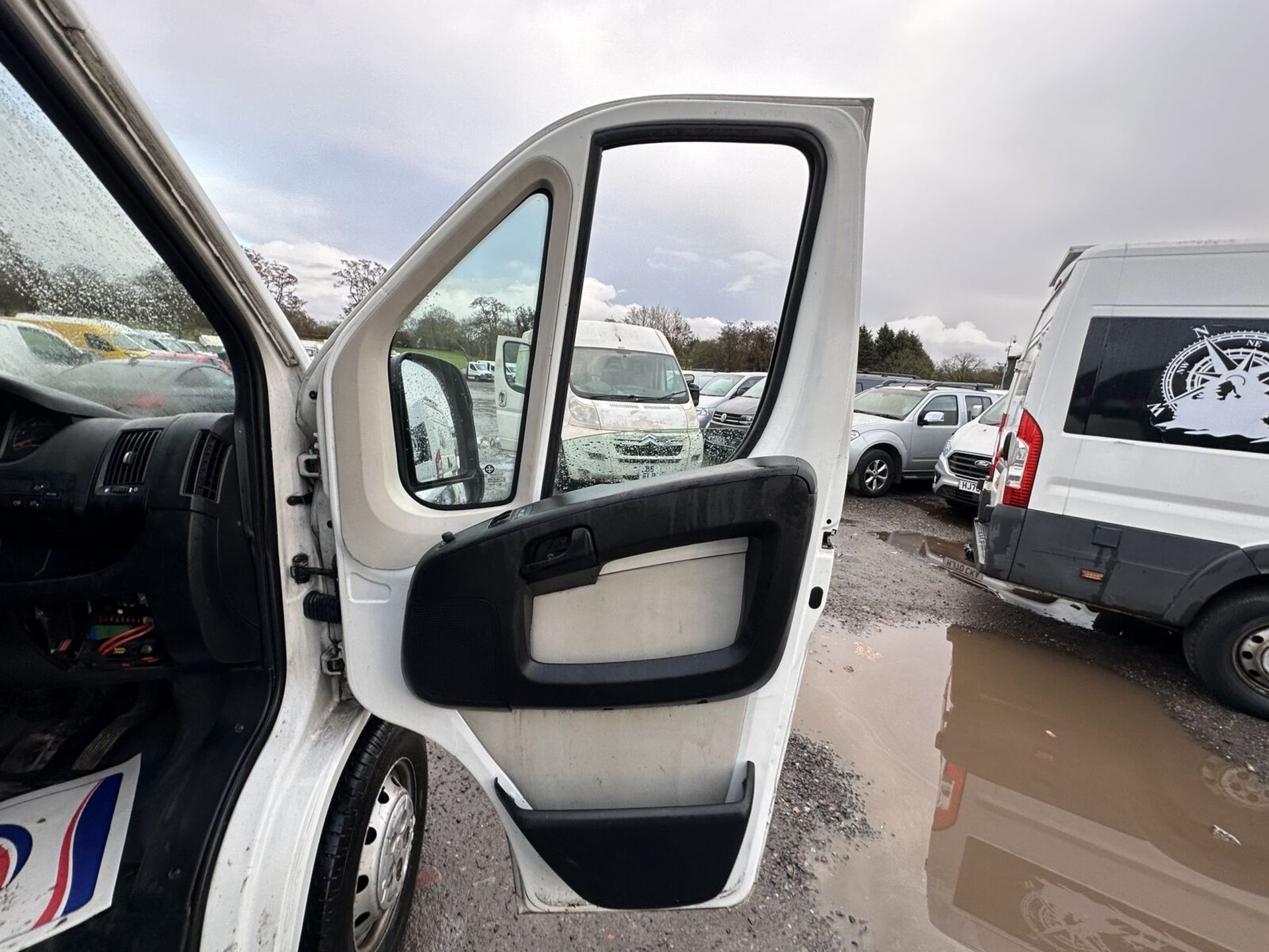 REPAIRABLE 2018 PEUGEOT BOXER RELAY: PROFESSIONAL PANEL VAN >>--NO VAT ON HAMMER--<< - Image 9 of 19