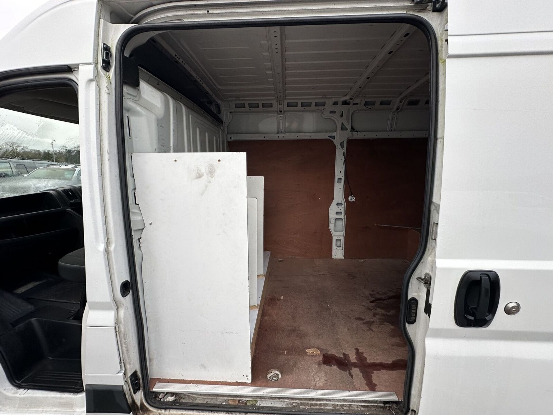 REPAIRABLE 2018 PEUGEOT BOXER RELAY: PROFESSIONAL PANEL VAN >>--NO VAT ON HAMMER--<< - Image 16 of 19