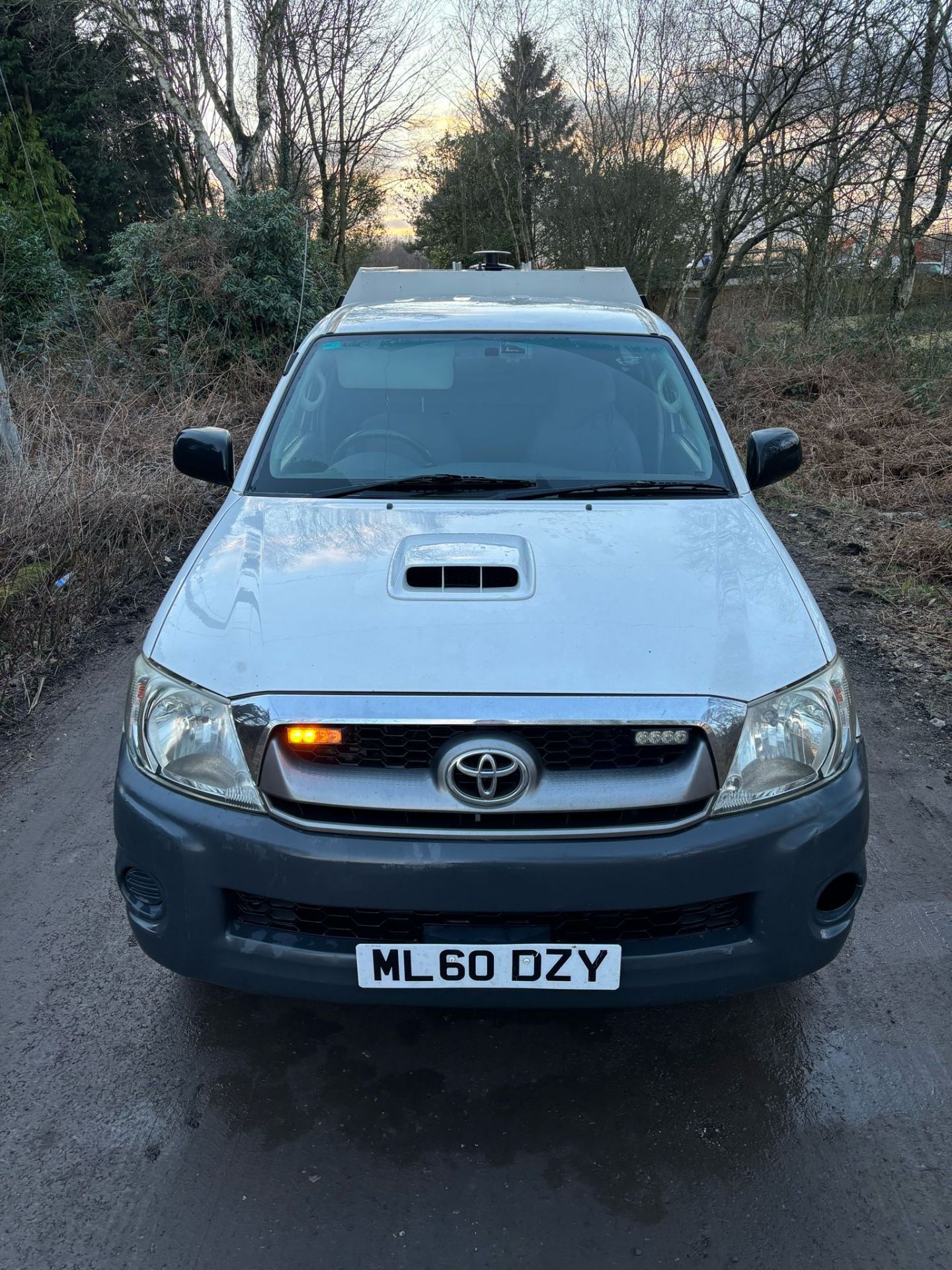 TOYOTA HILUX KING CAB PICKUP TRUCK - Image 4 of 18