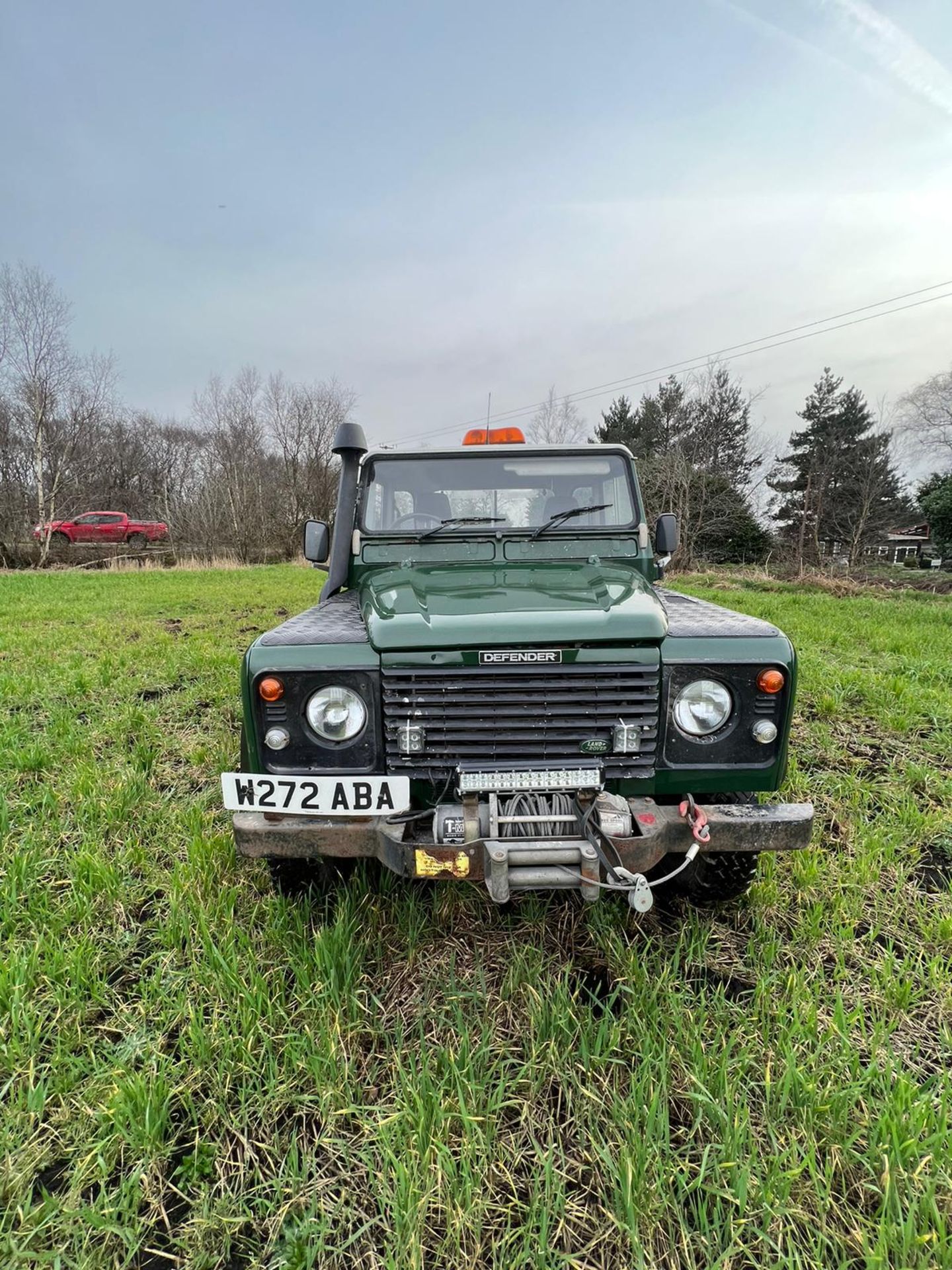 LANDROVER DEFENDER 6 MONTHS MOT START RUNS - Image 2 of 13