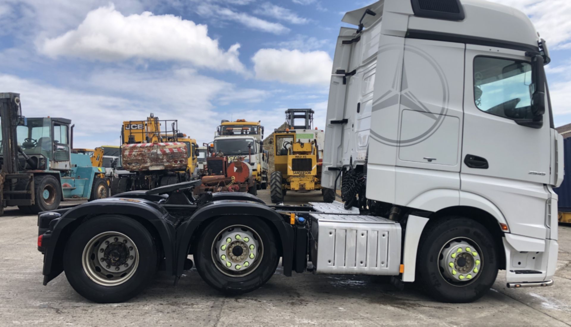 MERCEDES ACTROS 2545 3 AXLE TRACTOR UNIT - Image 10 of 12