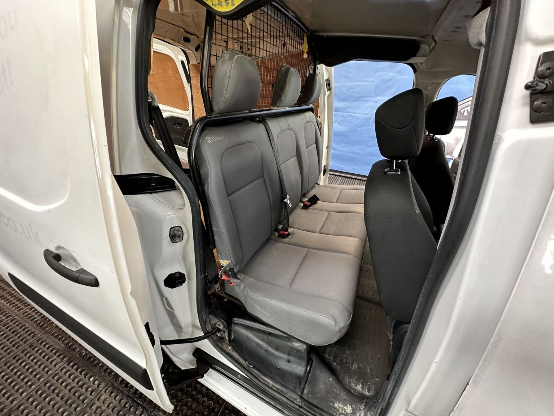 PEUGEOT PARTNER BERLINGO L2: SPACIOUS 5-SEATER CREW, ULEZ COMPLIANT, FULLY SERVICED - Image 9 of 11