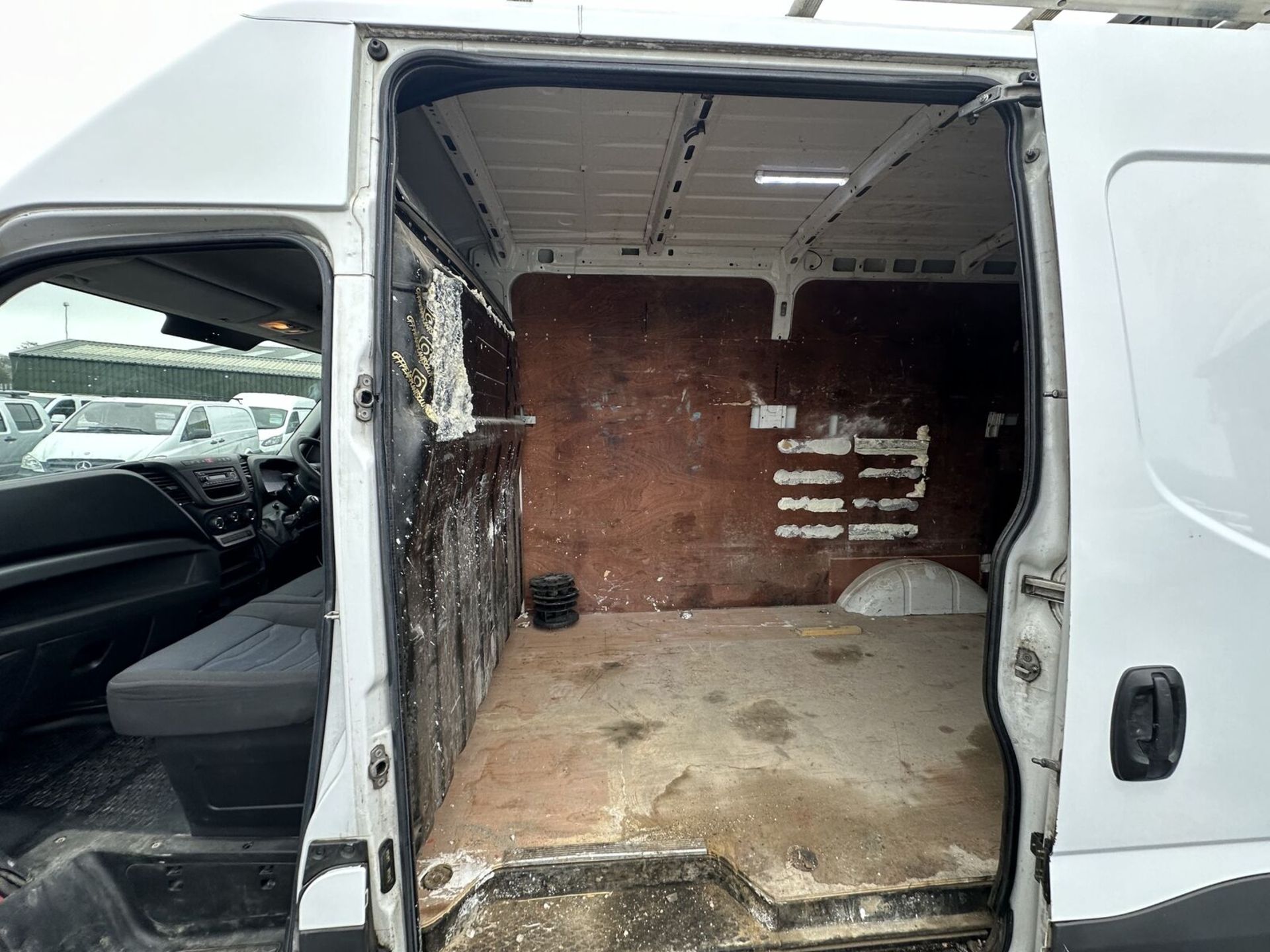 TURBO TROUBLE: 2018 IVECO DAILY HIGH ROOF VAN - ULEZ EURO 6 DEAL - Image 7 of 18