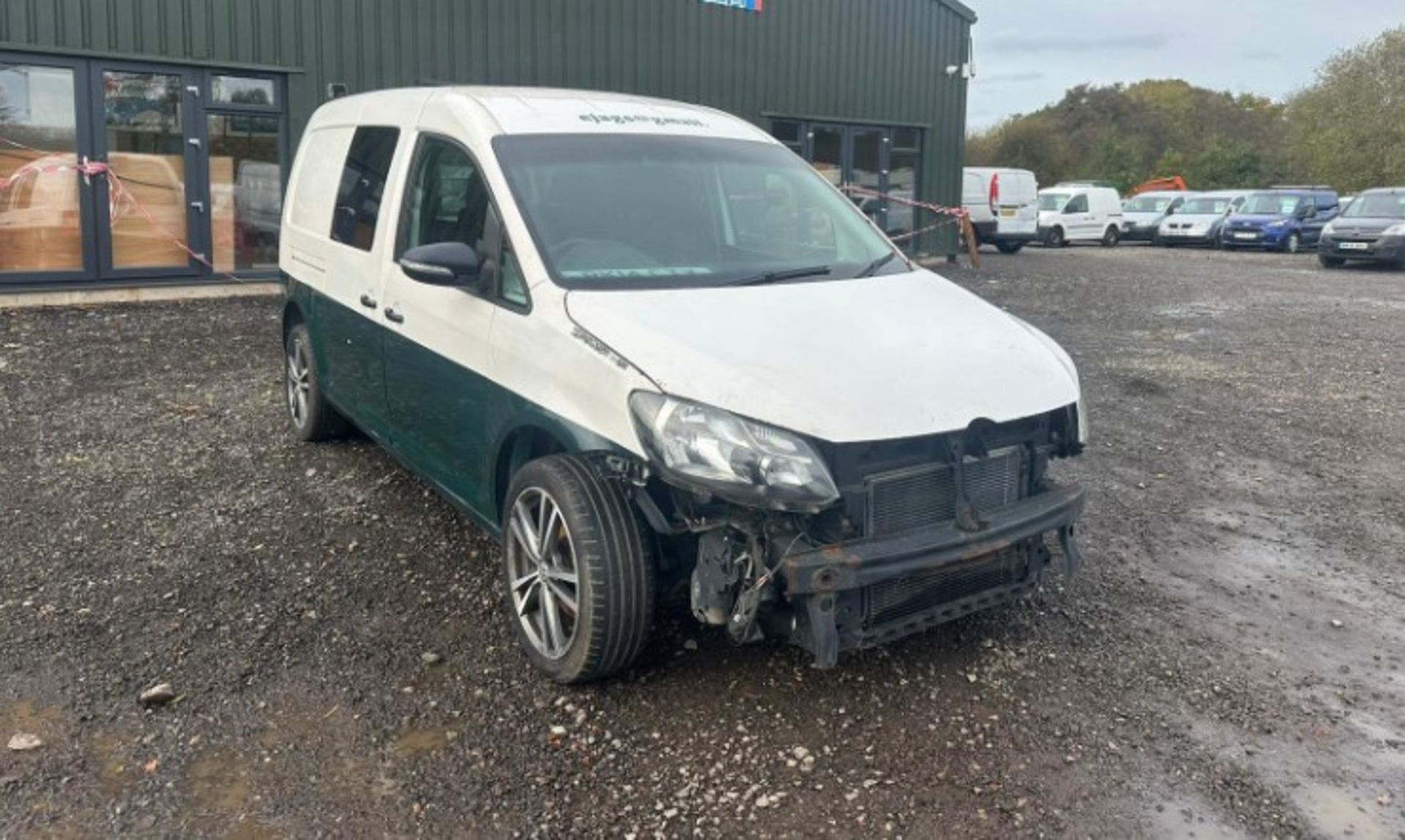 SPARES OR REPAIRS: 2014 VW CADDY MAXI - DSG WINDOW VAN, LOW MILES >>--NO VAT ON HAMMER--<<