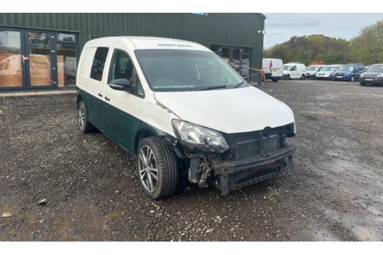 SPARES OR REPAIRS: 2014 VW CADDY MAXI - DSG WINDOW VAN, LOW MILES >>--NO VAT ON HAMMER--<< - Image 1 of 21