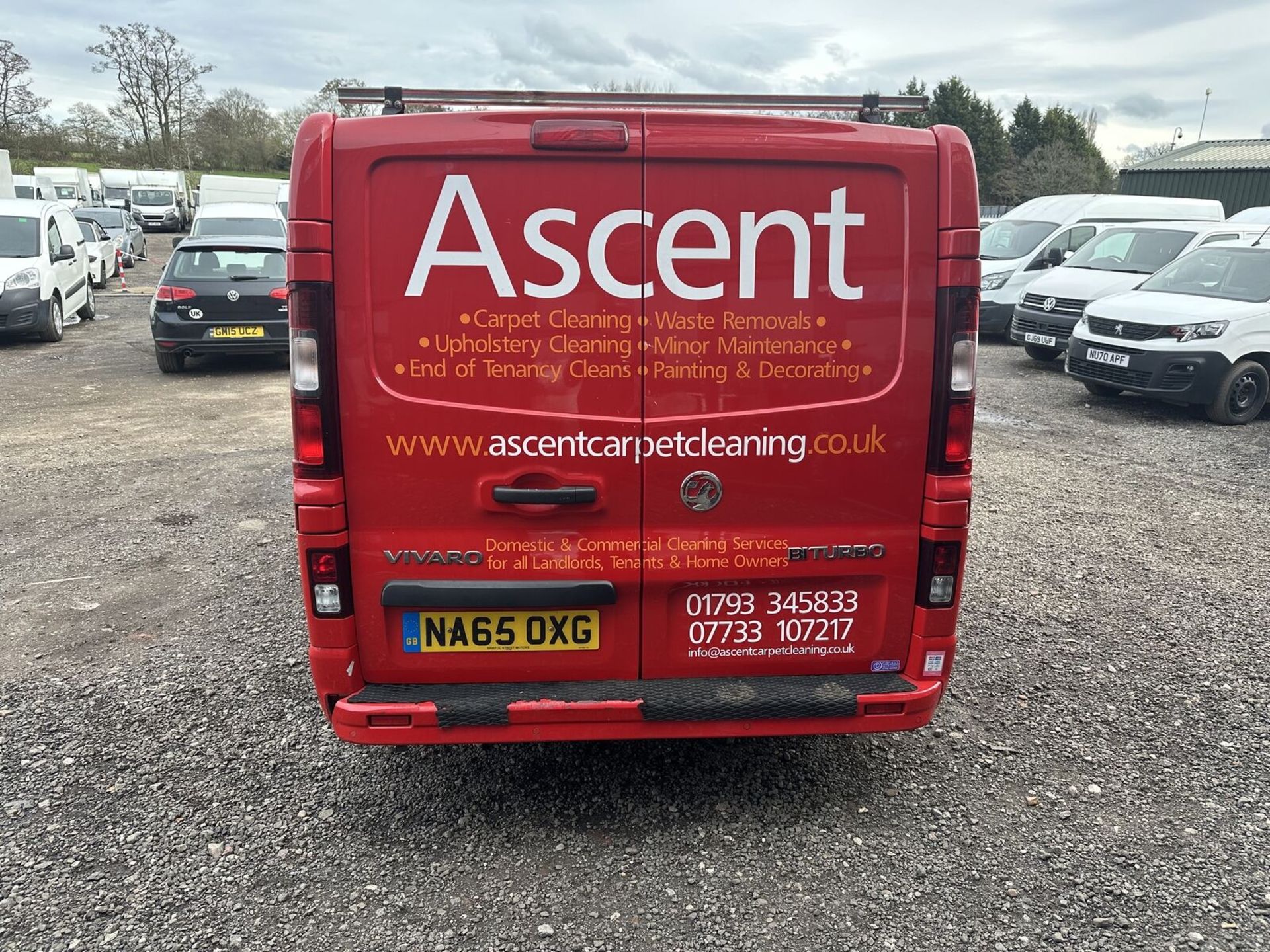 RARE BEAUTY IN RED: 65 PLATE VAUXHALL VIVARO - SPARES OR REPAIRS >>--NO VAT ON HAMMER--<< - Image 7 of 14