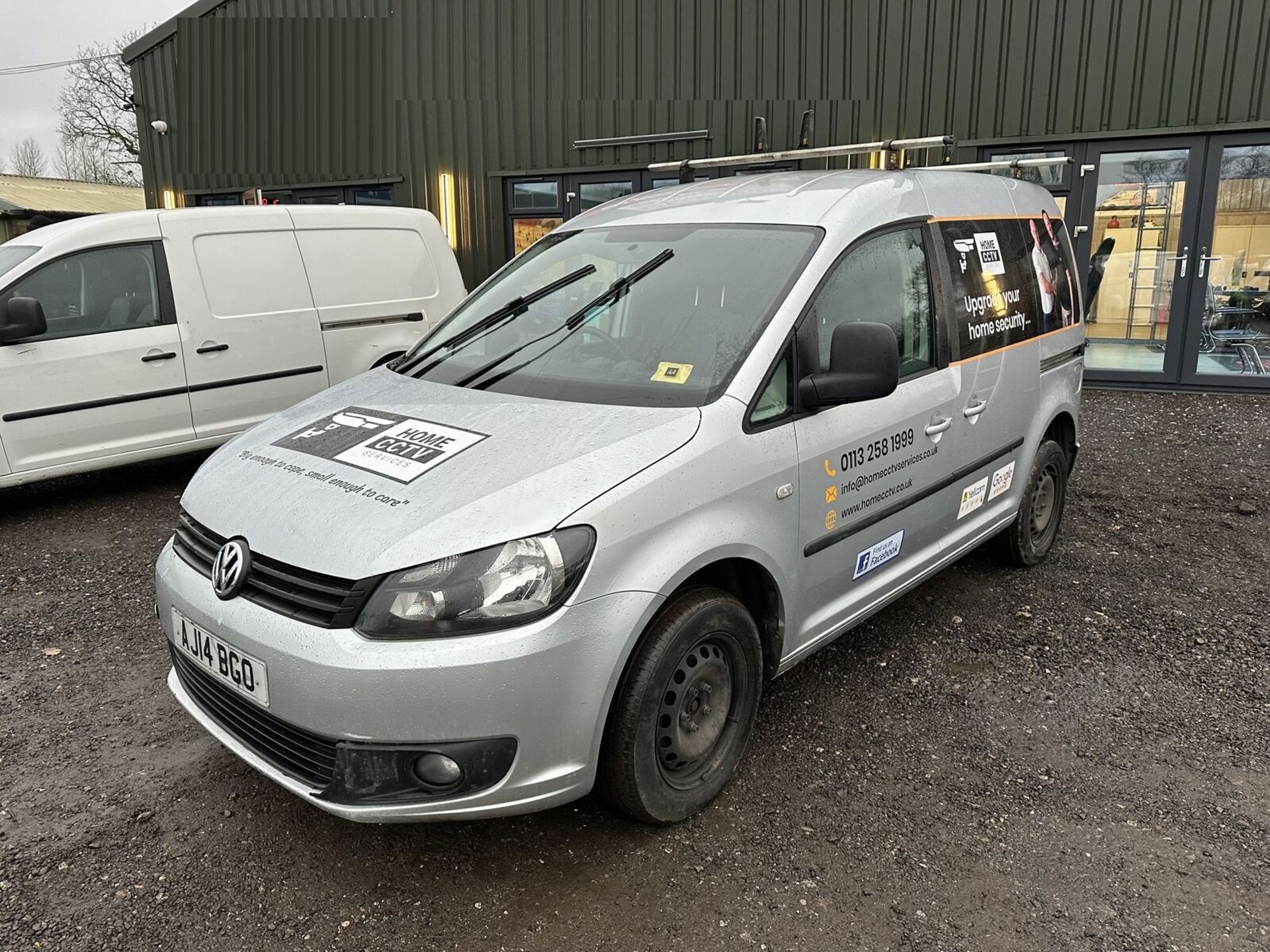 DRIVE-IN OPPORTUNITY: 2014 VW CADDY C20 HIGHLINE, FIXER UPPER >>--NO VAT ON HAMMER--<< - Image 2 of 9