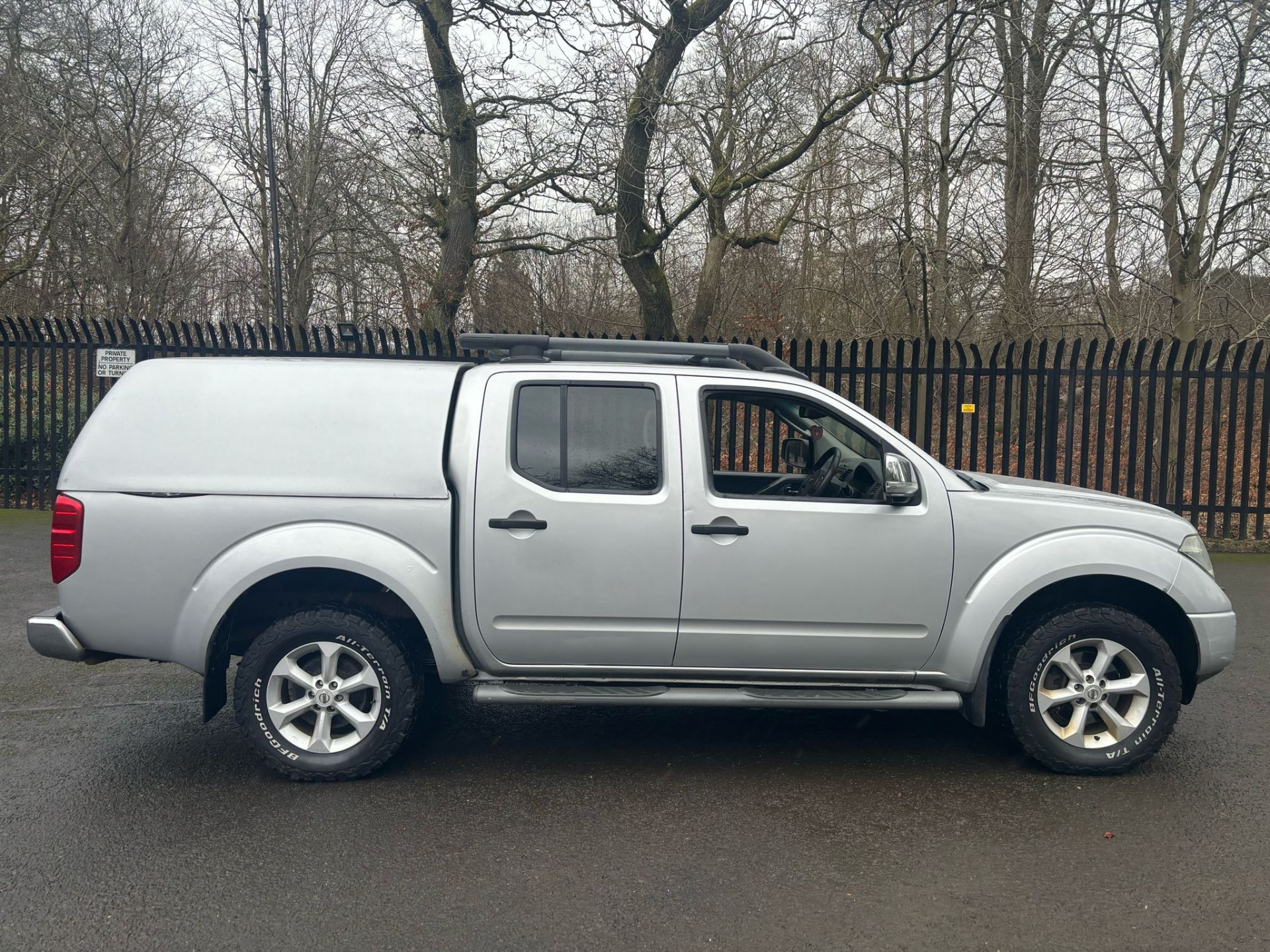 NISSAN NAVARA DOUBLE CAB PICKUP TRUCK