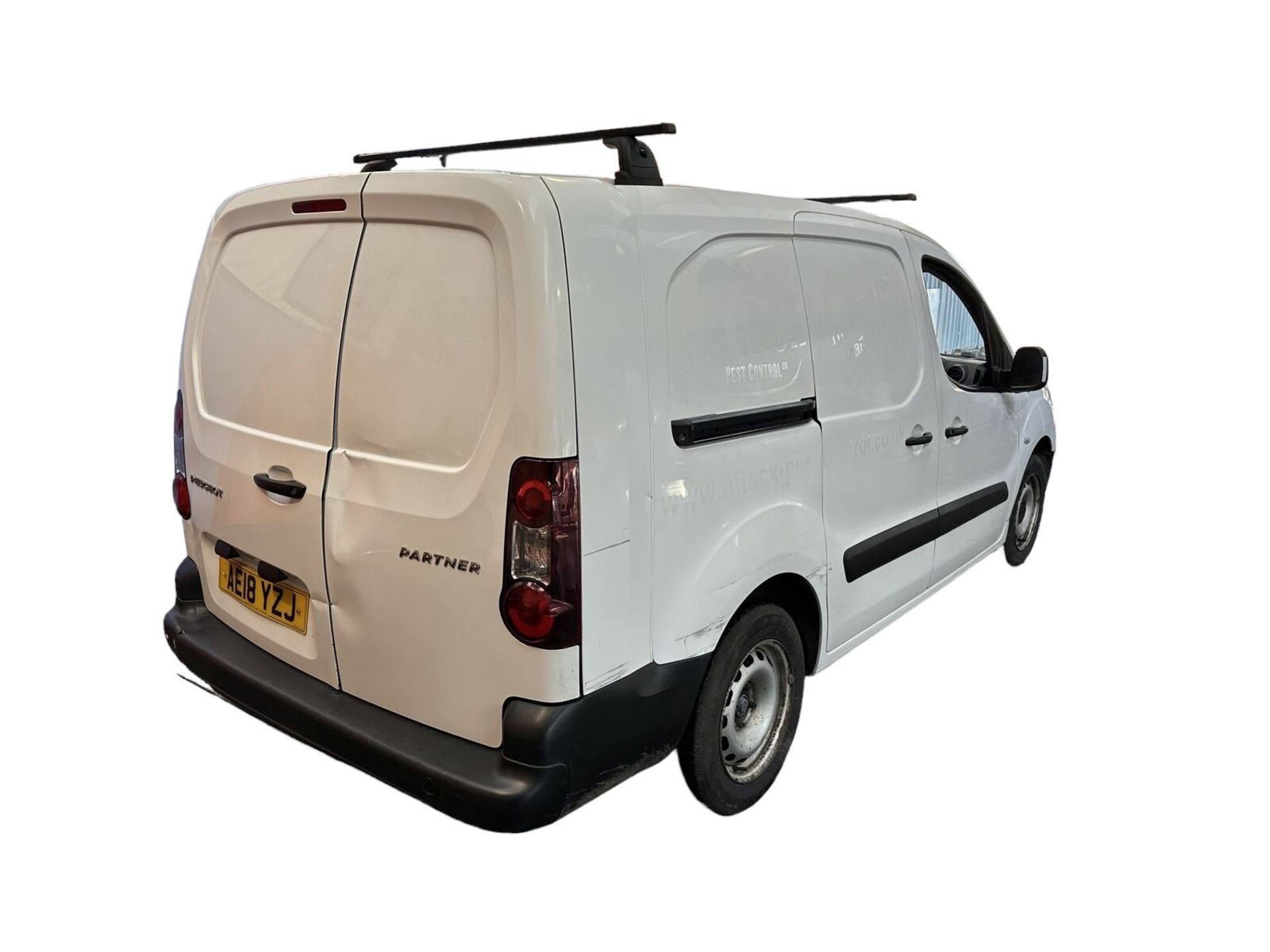PEUGEOT PARTNER BERLINGO L2: SPACIOUS 5-SEATER CREW, ULEZ COMPLIANT, FULLY SERVICED - Image 4 of 11