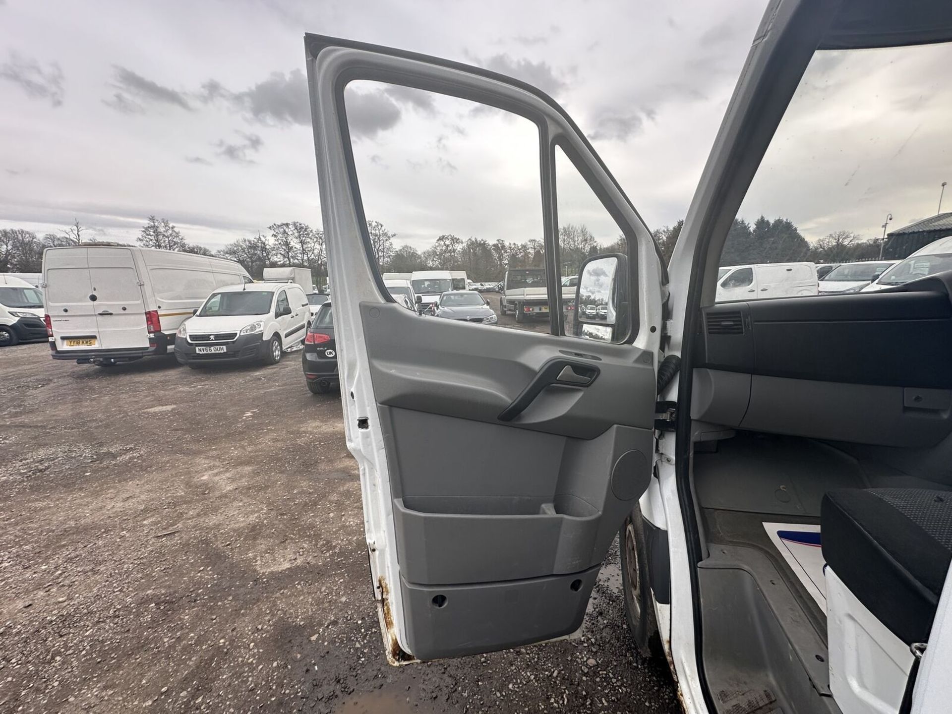 STEAL OF A DEAL: 2010 MERCEDES SPRINTER 313 CDI - QUICK FIX BARGAIN >>--NO VAT ON HAMMER--<< - Image 10 of 15