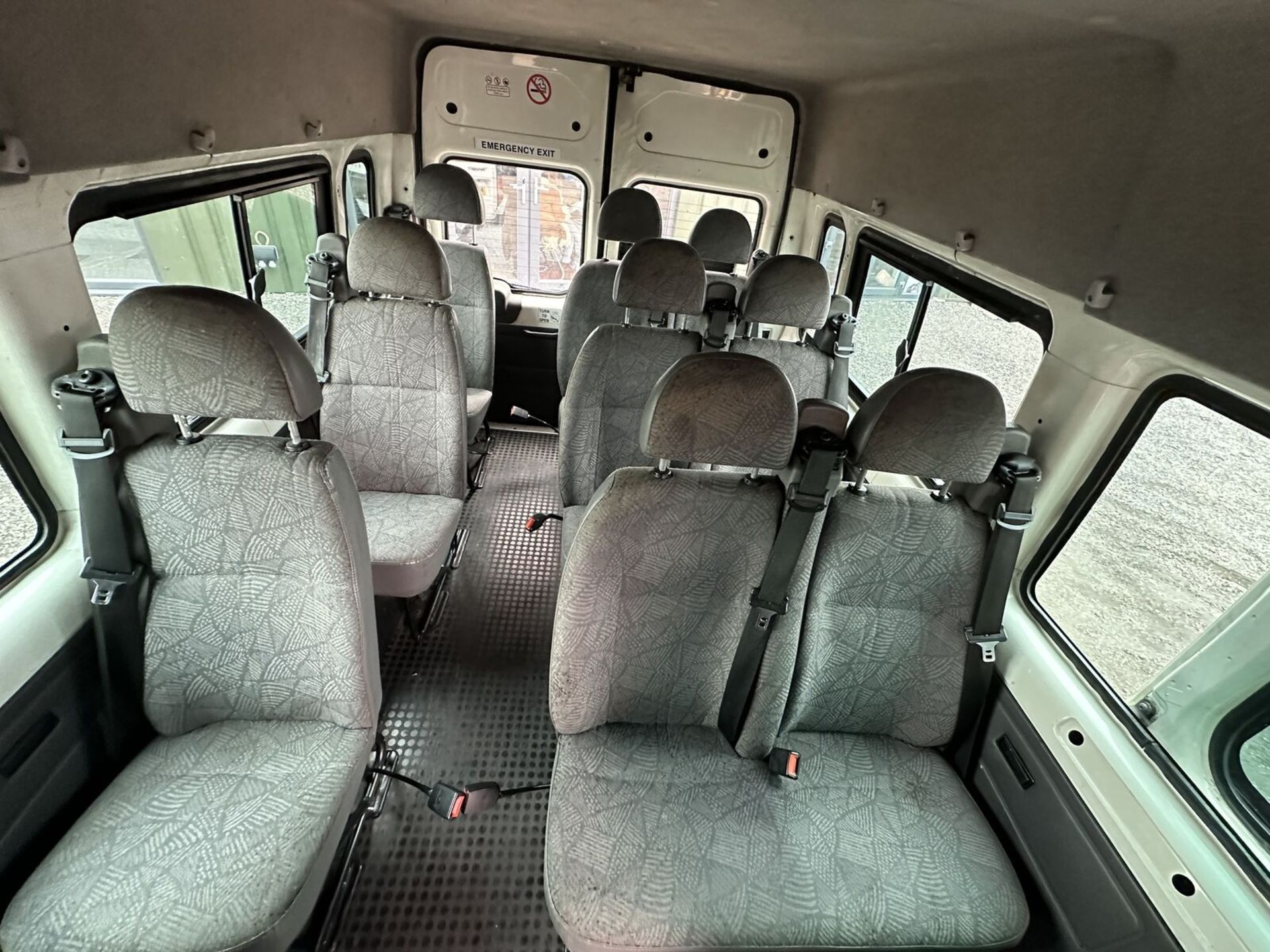 VERSATILE 2005 FORD TRANSIT MINIBUS: TURBO REPAIRABLE >>--NO VAT ON HAMMER--<< - Image 16 of 21