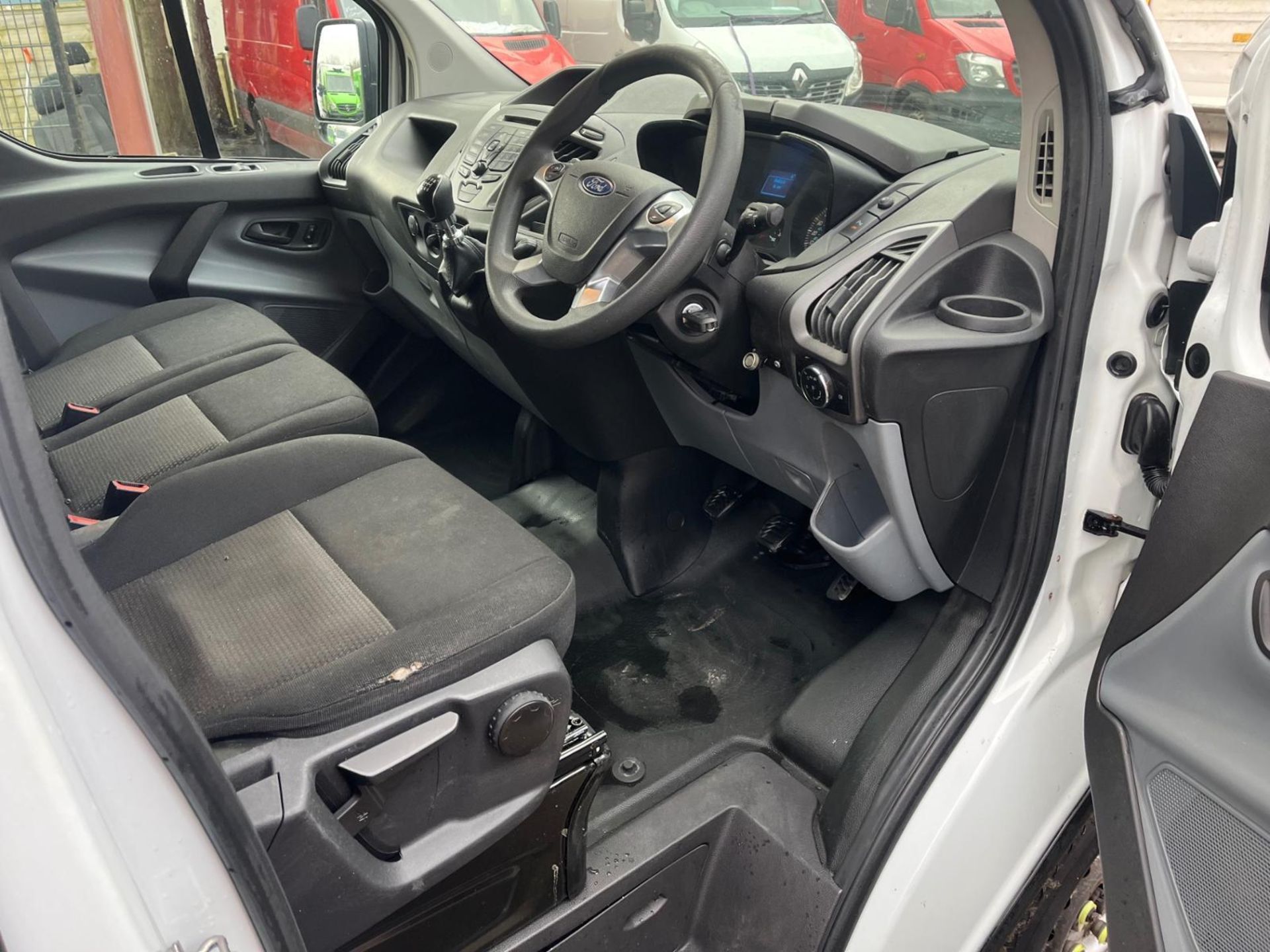 2018 FORD TRANSIT CUSTOM TDCI 130 L1 H1 SWB PANEL VAN ->>>SPECIAL CLEARANCE<<< - Image 9 of 15
