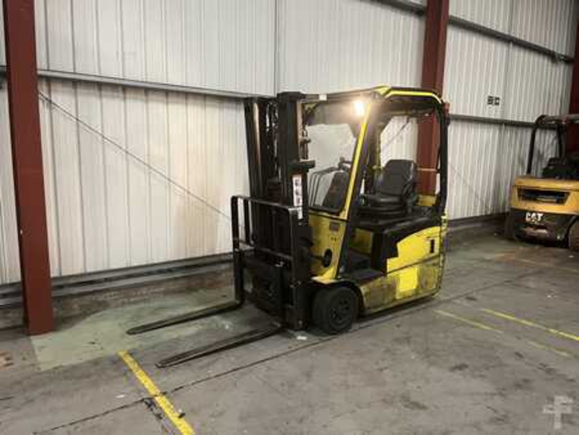 >>>SPECIAL CLEARANCE<<< ELECTRIC - 3 WHEELS CAT LIFT TRUCKS FB16NT *CHARGER INCLUDED - Bild 6 aus 6
