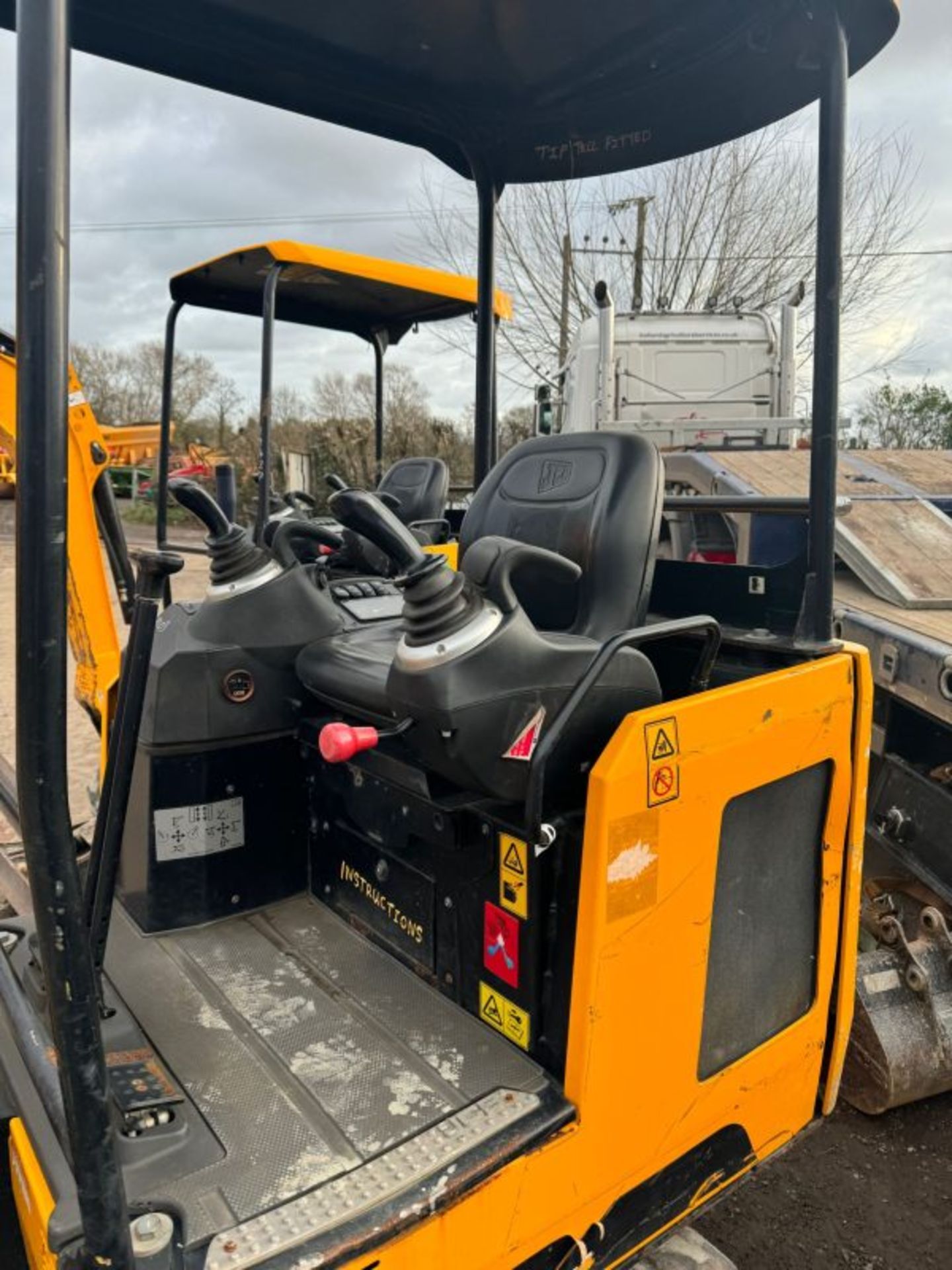 >>>SPECIAL CLEARANCE<<< JCB 15C-1 MINI DIGGER (2019) - Image 3 of 15