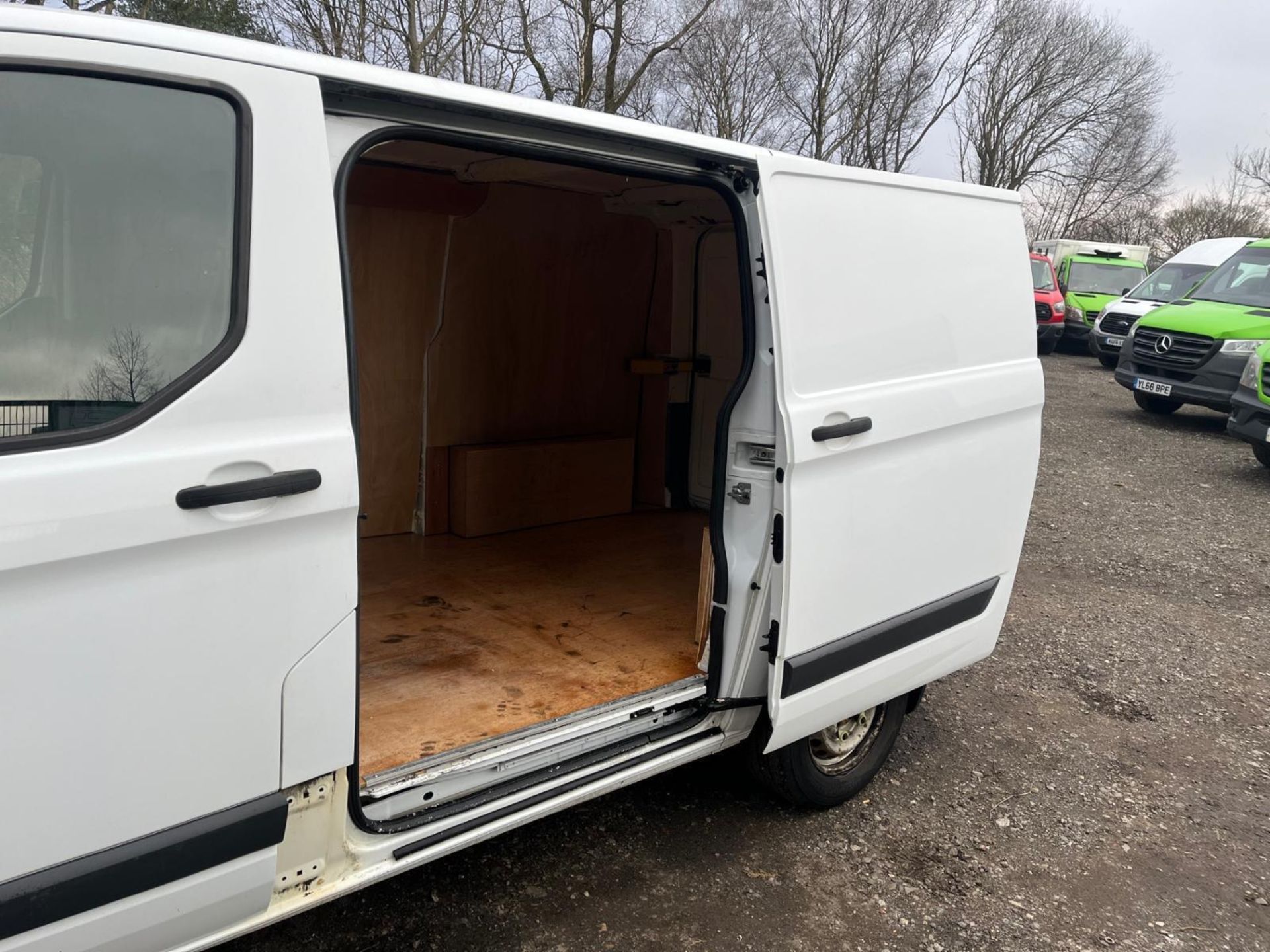 2018 FORD TRANSIT CUSTOM TDCI 130 L1 H1 SWB PANEL VAN ->>>SPECIAL CLEARANCE<<< - Image 6 of 15