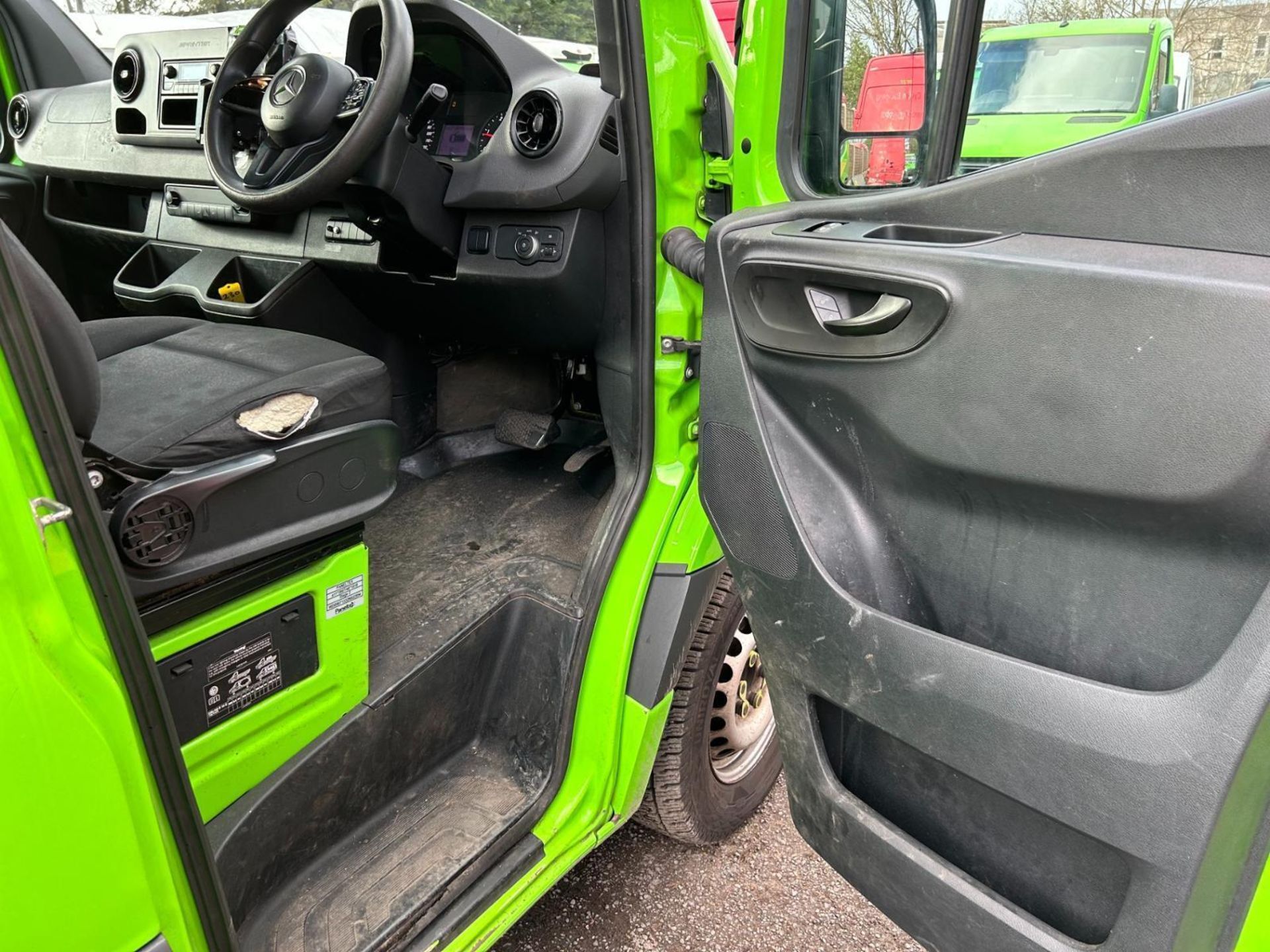 >>>SPECIAL CLEARANCE<<< 2019 MERCEDES SPRINTER 314 CDI: RWD FRIDGE FREEZER CHASSIS CAB - Image 7 of 15
