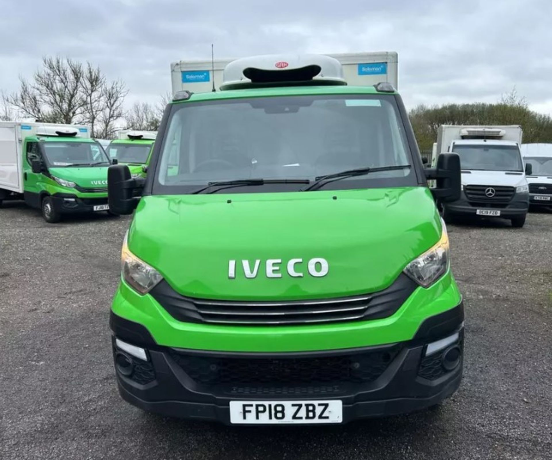 >>>SPECIAL CLEARANCE<<< EXCEPTIONAL PERFORMANCE AND VERSATILITY: 2018 IVECO DAILY 35S12 CHASSIS CAB - Image 2 of 10