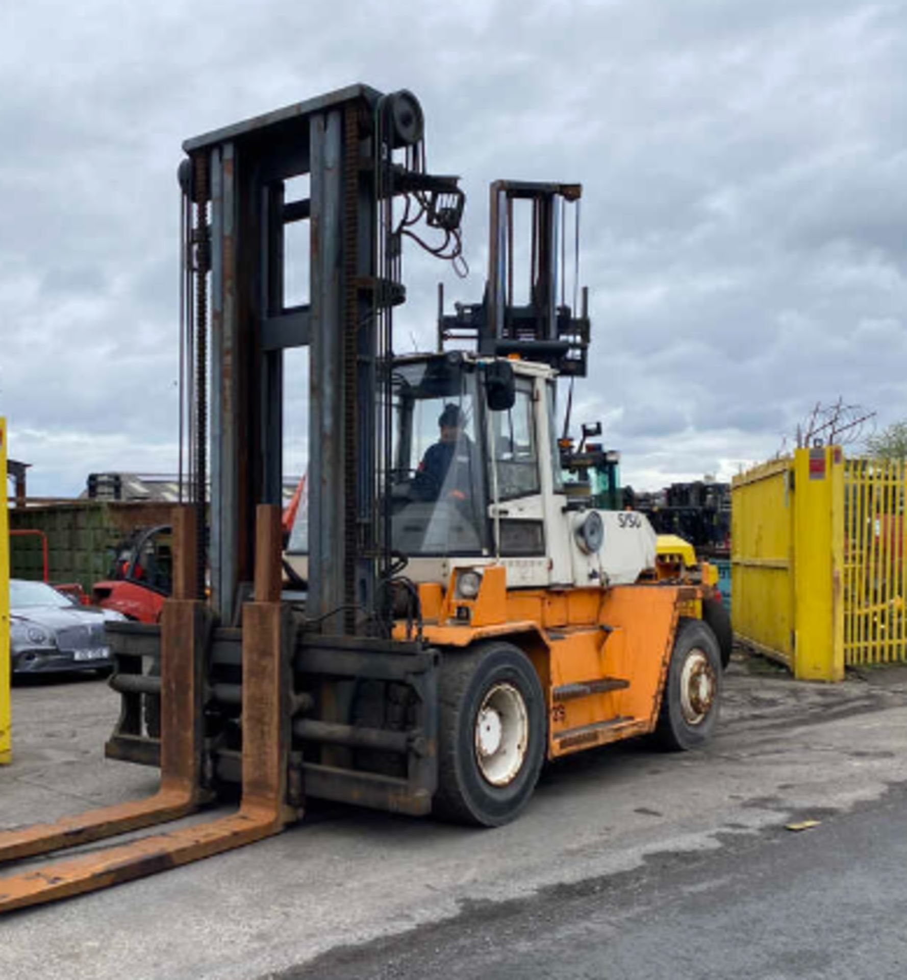>>>SPECIAL CLEARANCE<<< 1997 DIESEL FORKLIFTS SISU TD1212S - Image 5 of 5