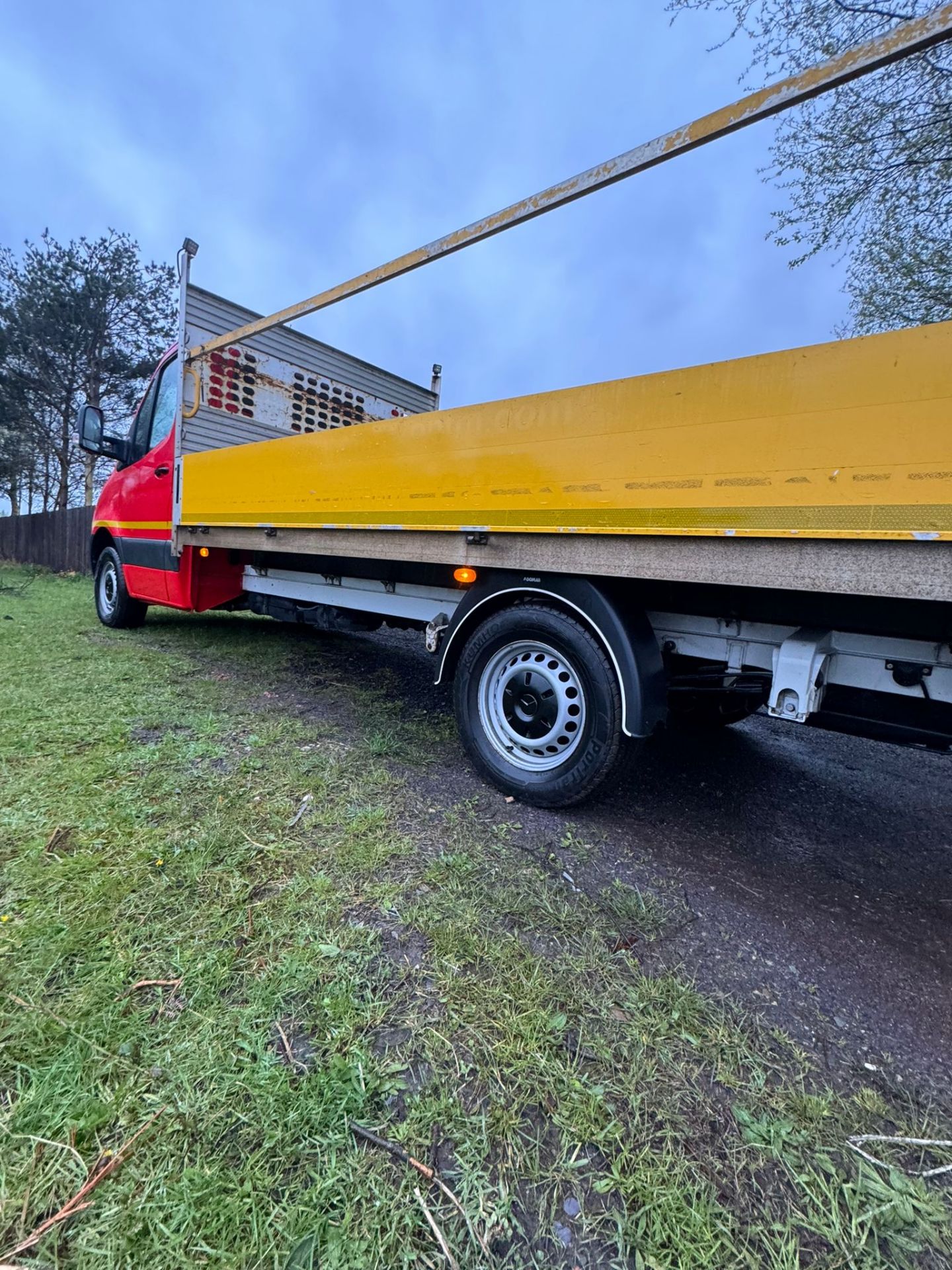 >>>SPECIAL CLEARANCE<<< 2019 MERCEDES SPRINTER DROP SIDE -TAIL LIFT **ONLY 94K MILES - Image 4 of 17