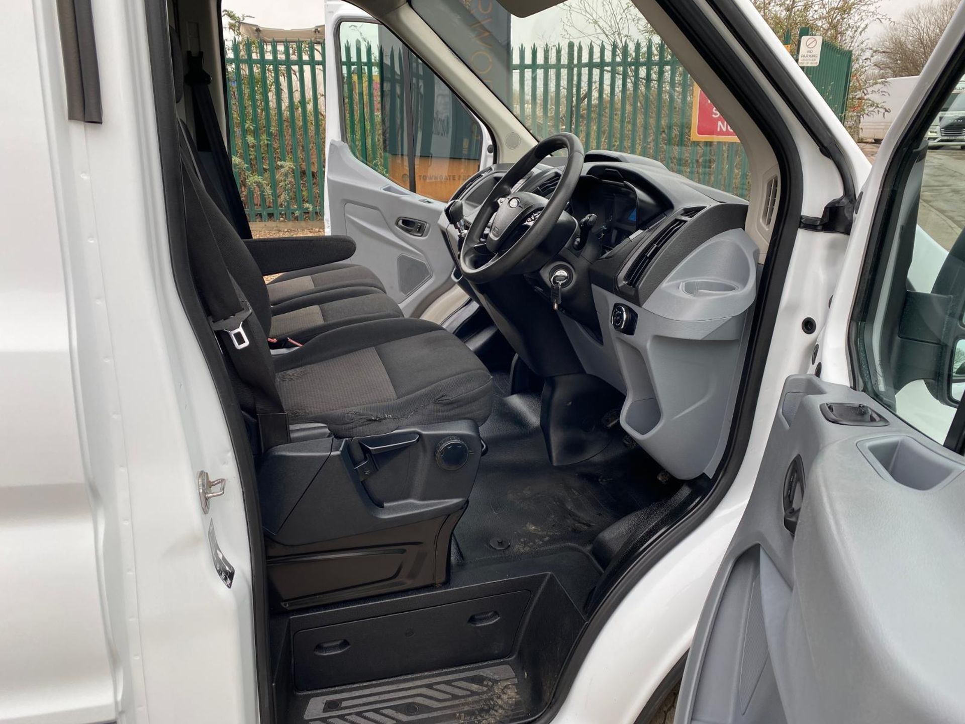 EFFORTLESS CARGO CONTROL: 2018 FORD TRANSIT XLWB L4H3 JUMBO, MANUAL, EURO 6 - Image 6 of 13