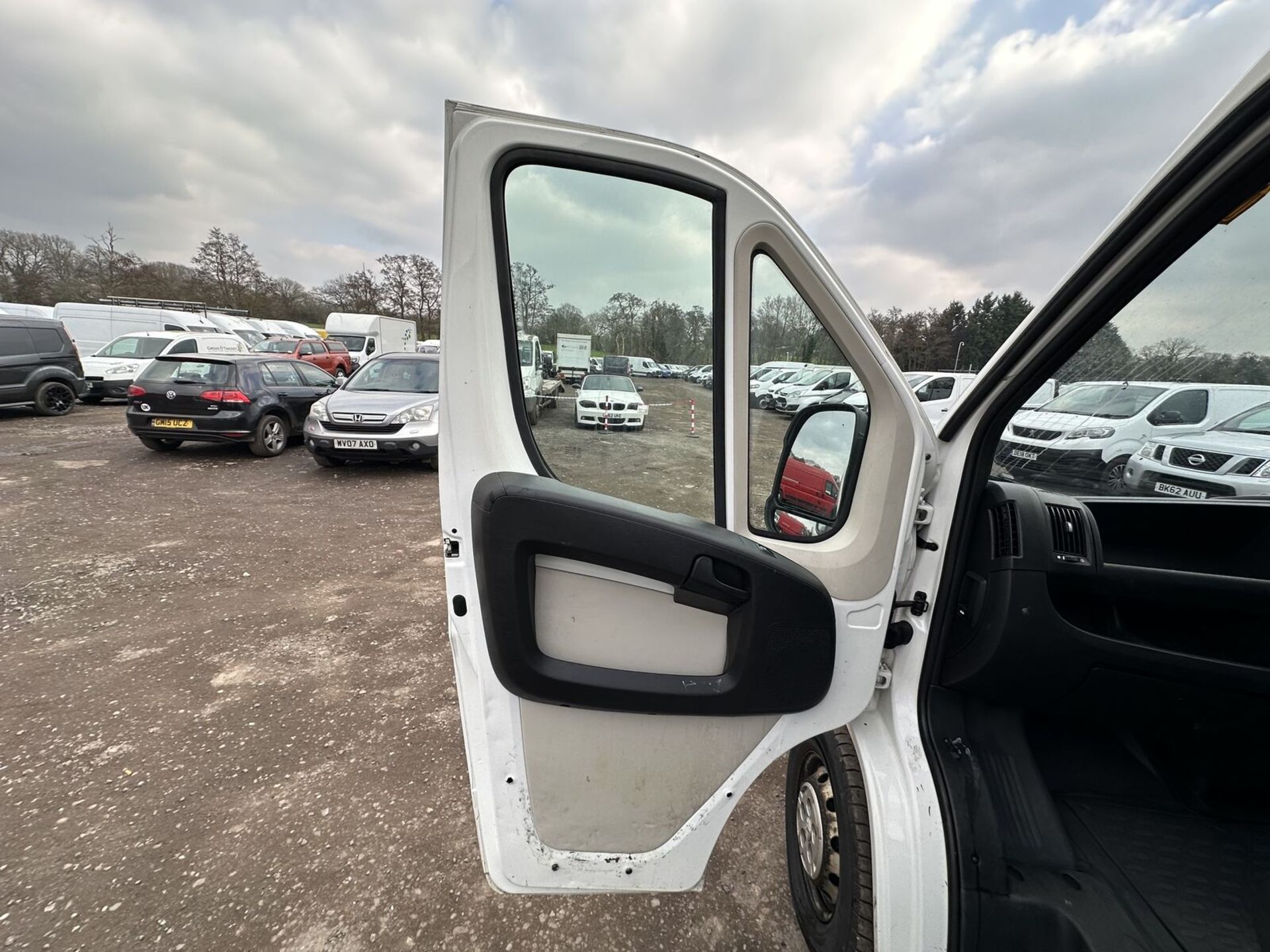 WHITE VAN WONDER: PEUGEOT BOXER RELAY LONG WHEEL BASE - Image 11 of 19